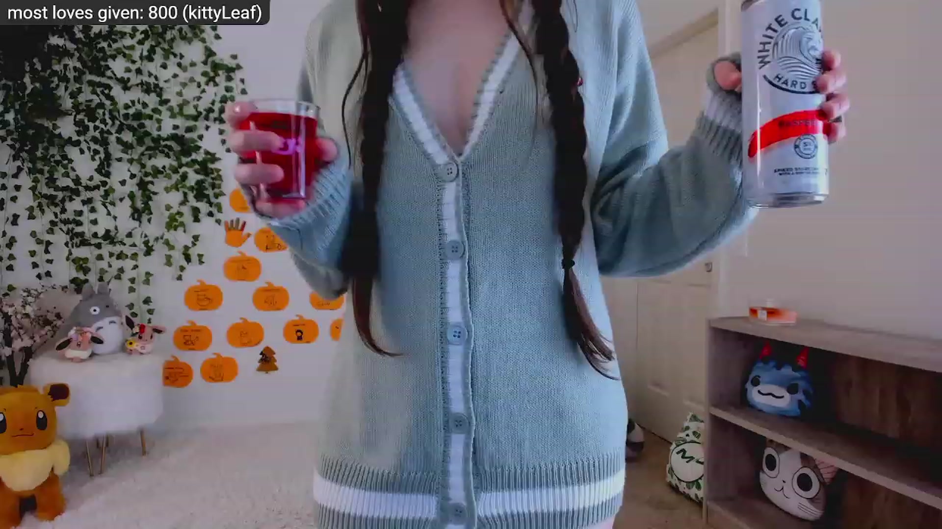 Gallery image thumbnail from Kitty's myfreecams stream on, 11/19/2022, 07:48 image 1 of 20