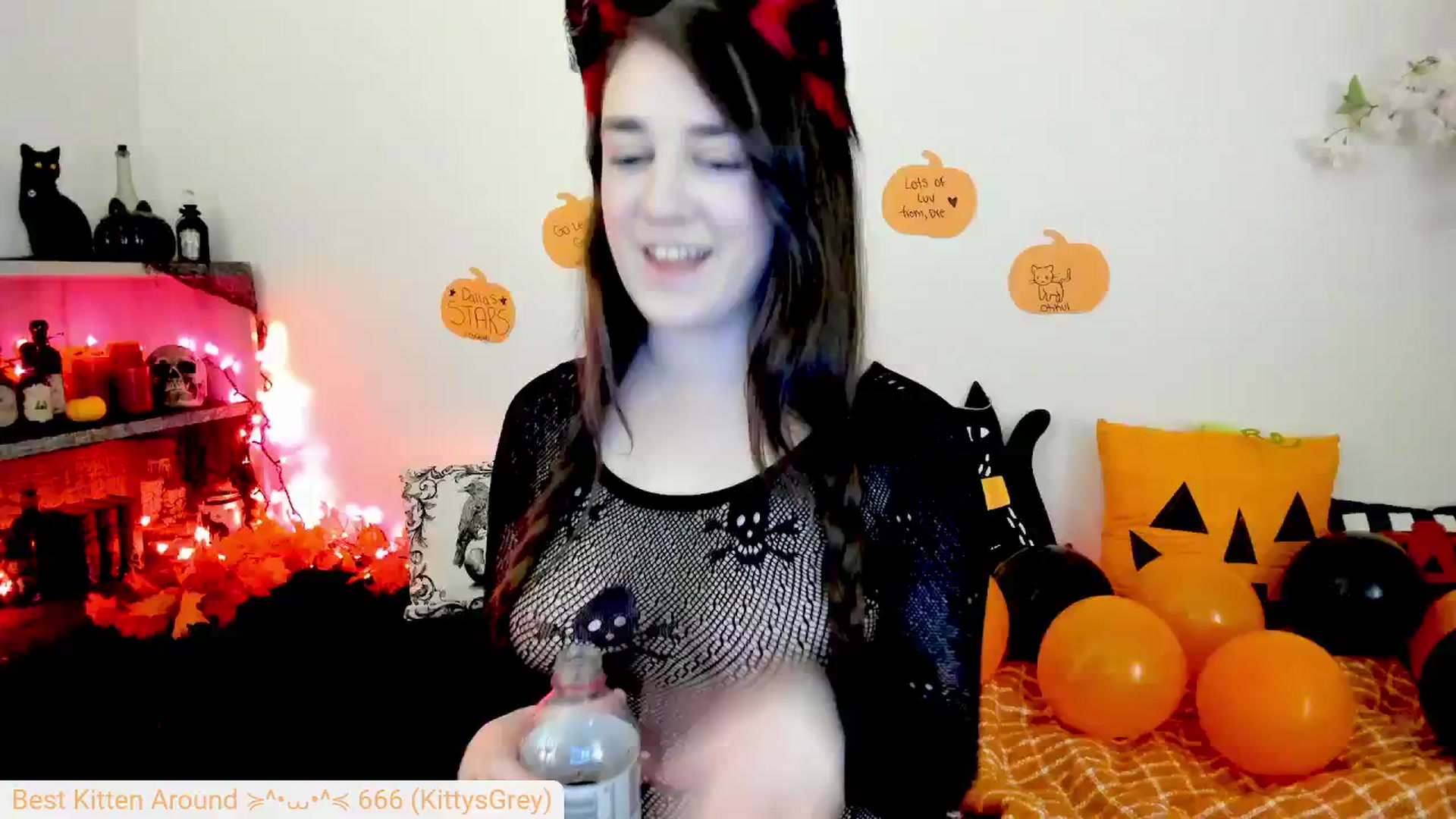 Gallery image thumbnail from Kitty's myfreecams stream on, 10/02/2024, 04:15 image 14 of 20