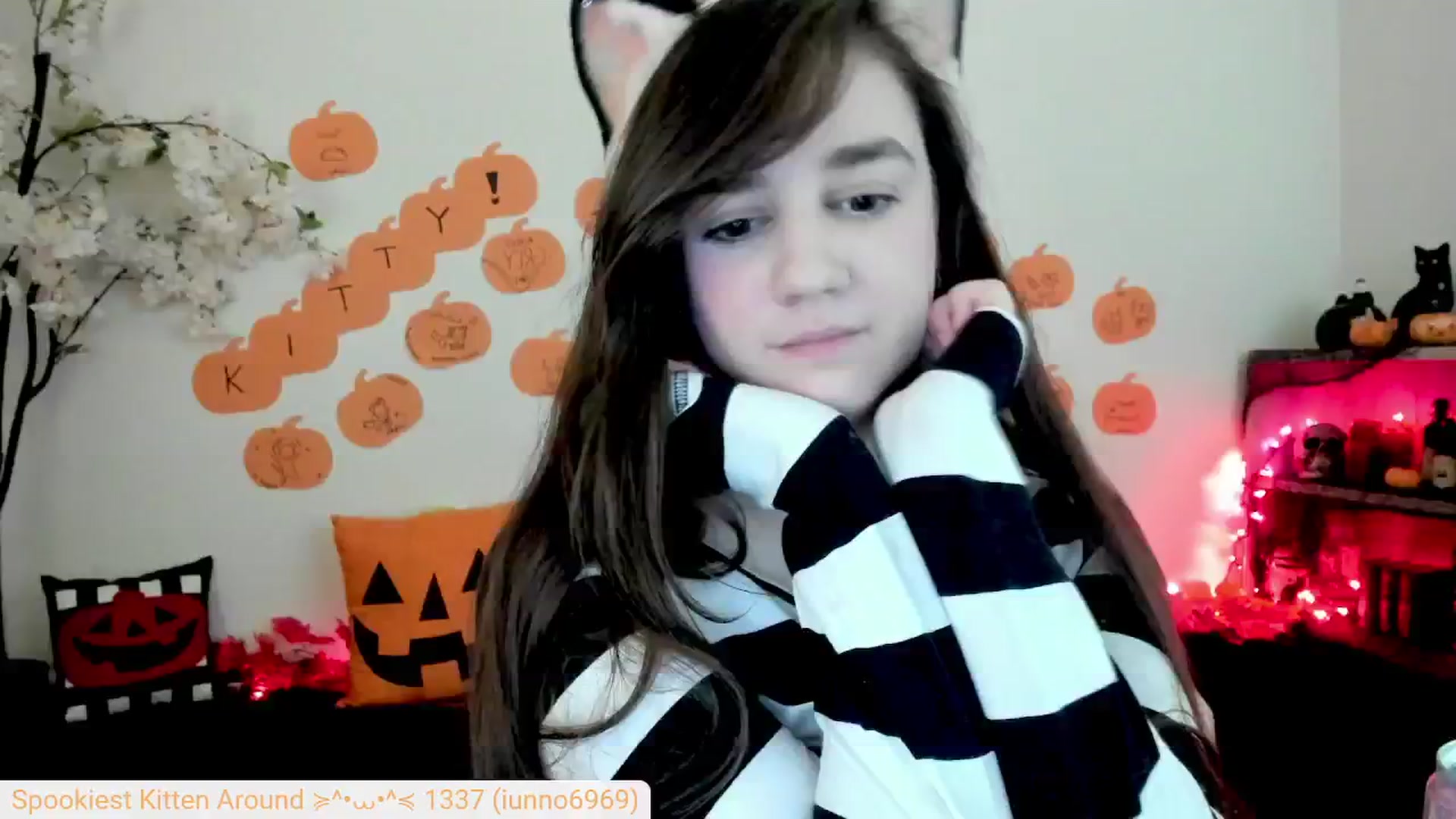 Gallery image thumbnail from Kitty's myfreecams stream on, 10/15/2024, 06:00 image 15 of 20
