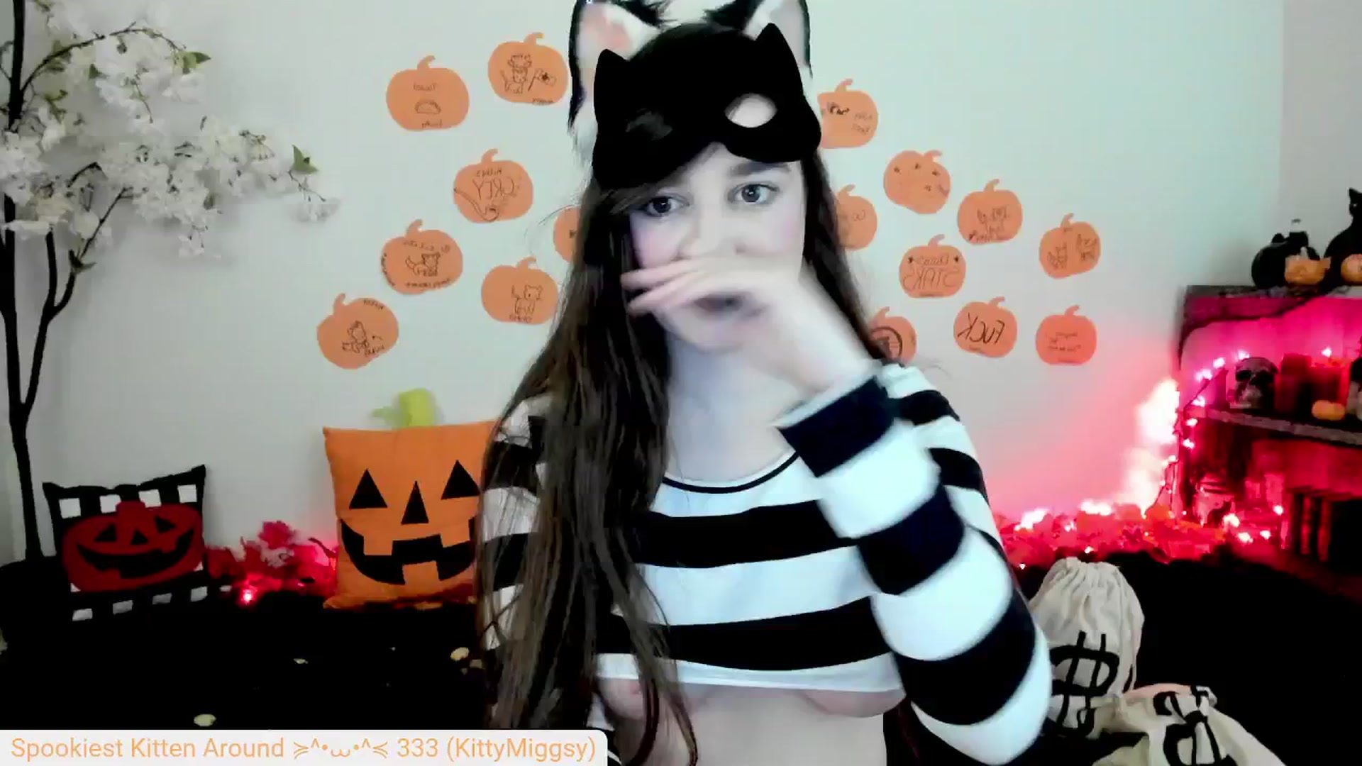 Gallery image thumbnail from Kitty's myfreecams stream on, 10/15/2024, 06:00 image 3 of 20