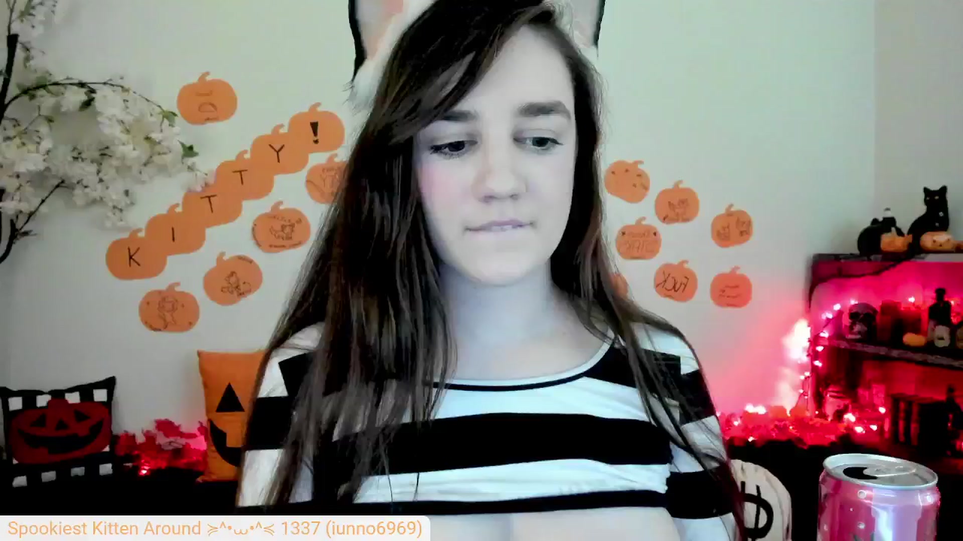 Gallery image thumbnail from Kitty's myfreecams stream on, 10/15/2024, 06:00 image 14 of 20