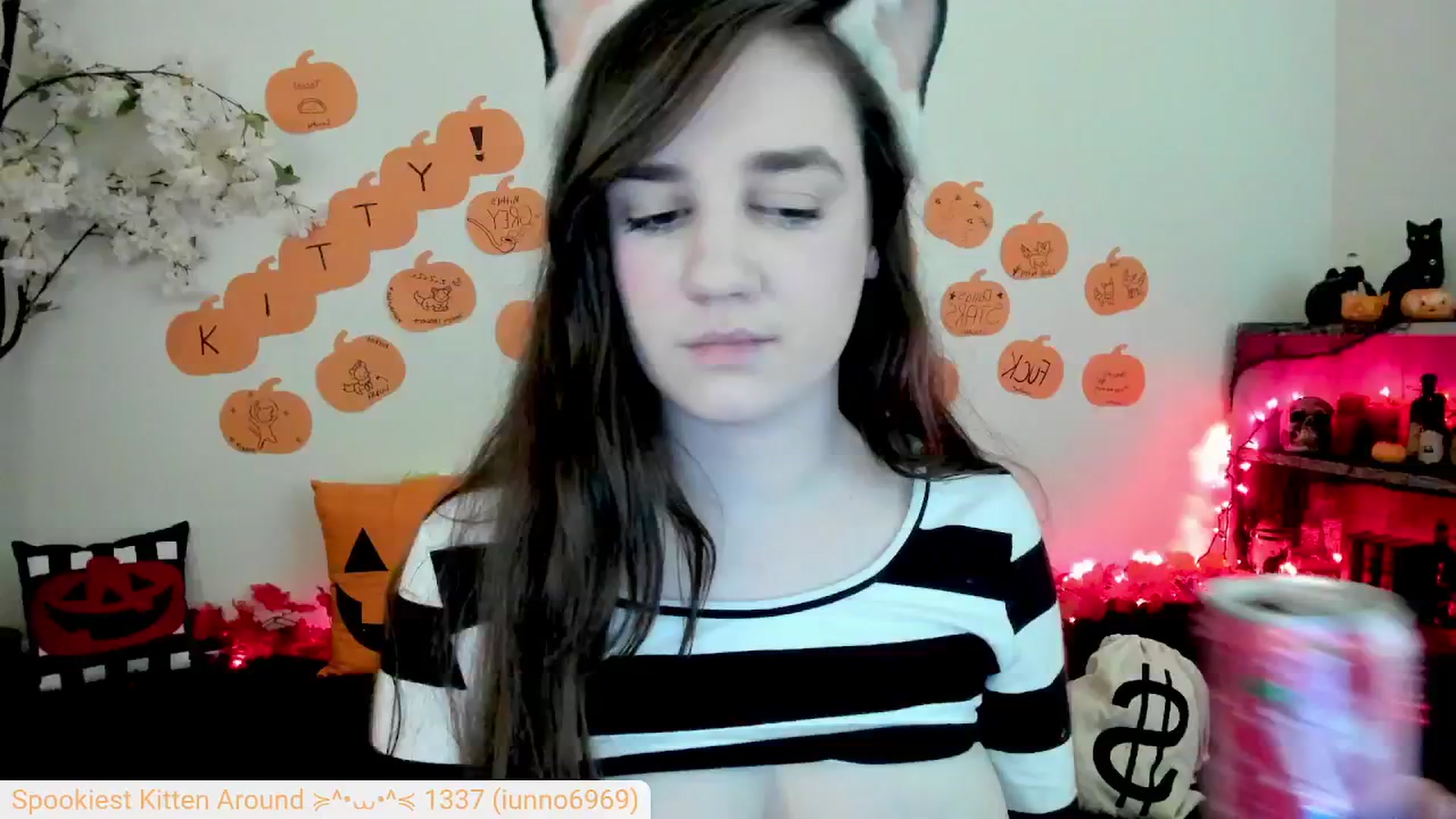 Gallery image thumbnail from Kitty's myfreecams stream on, 10/15/2024, 06:26 image 18 of 20
