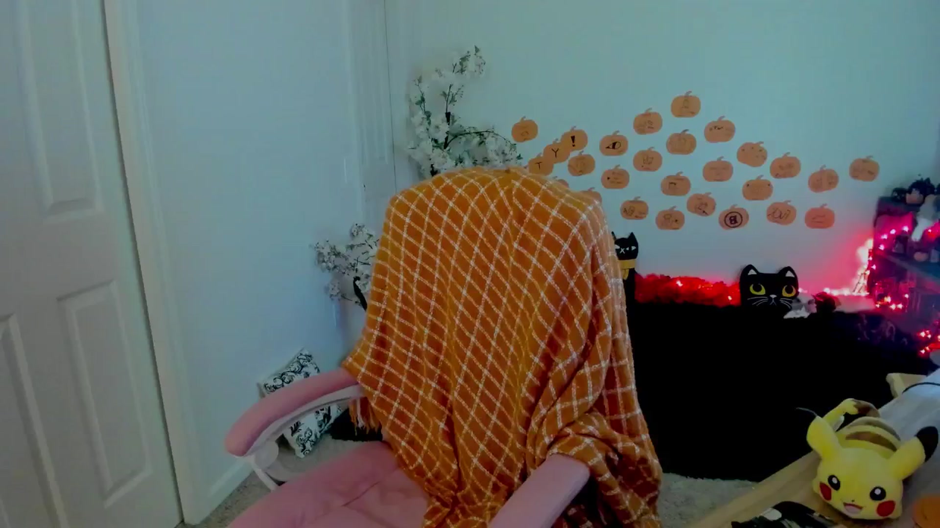 Gallery image thumbnail from Kitty's myfreecams stream on, 10/22/2024, 06:41 image 4 of 20