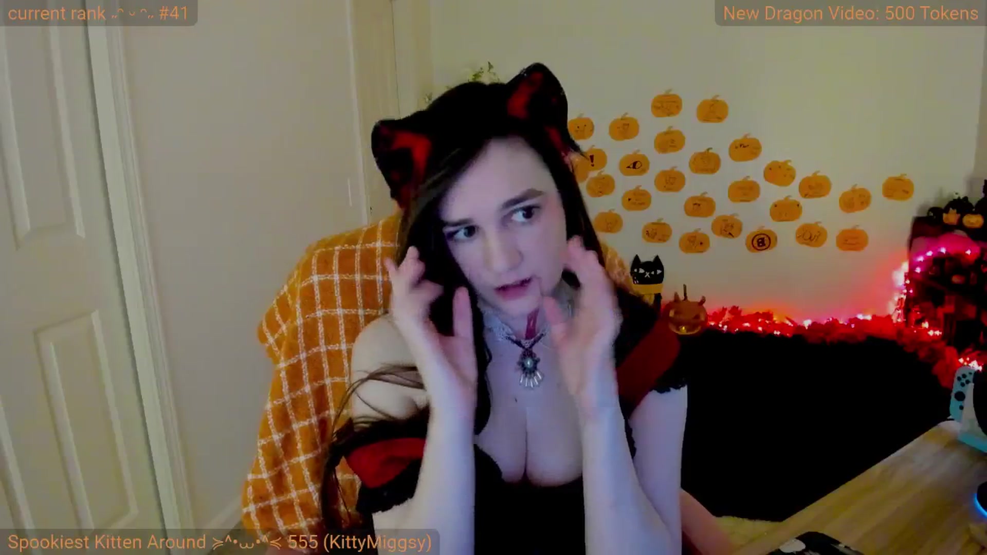 Gallery image thumbnail from Kitty's myfreecams stream on, 10/31/2024, 07:47 image 14 of 20