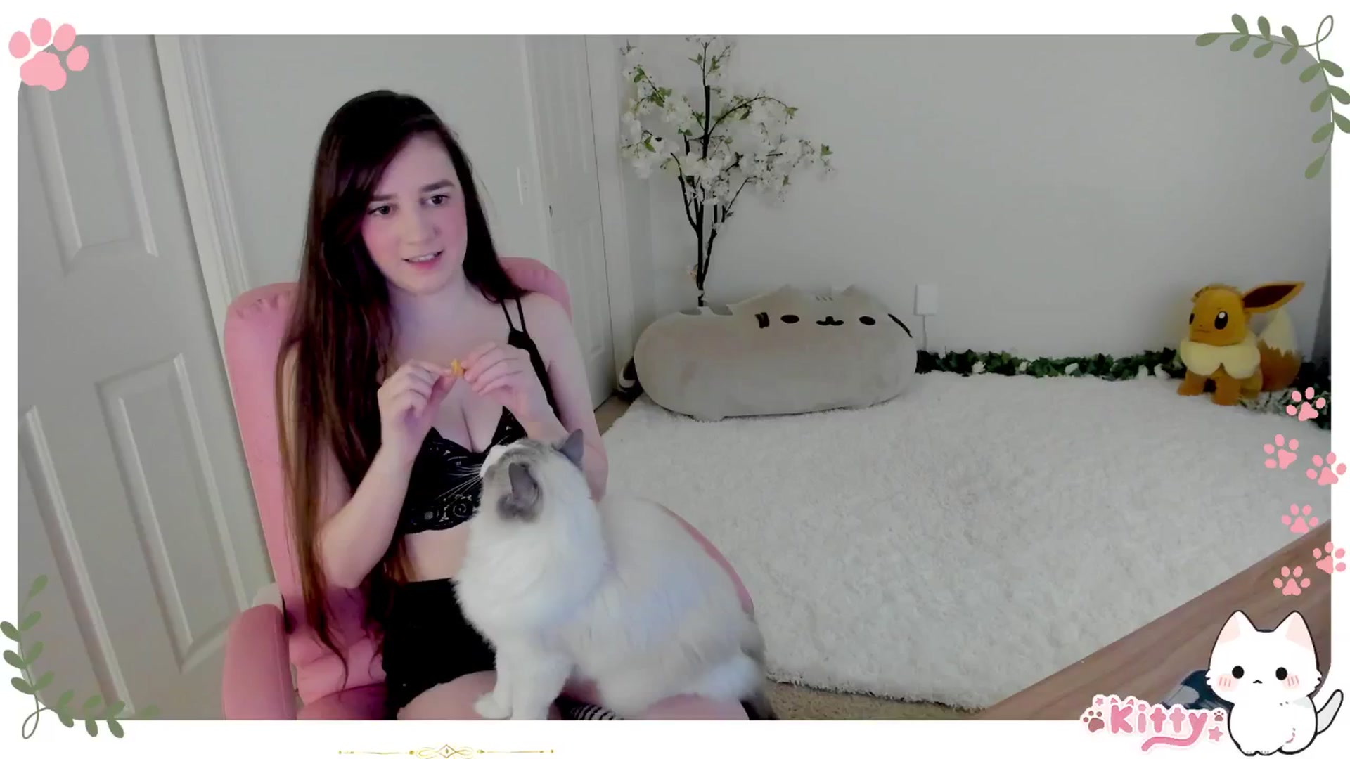 Gallery image thumbnail from Kitty's myfreecams stream on, 04/05/2025, 06:11 image 6 of 20