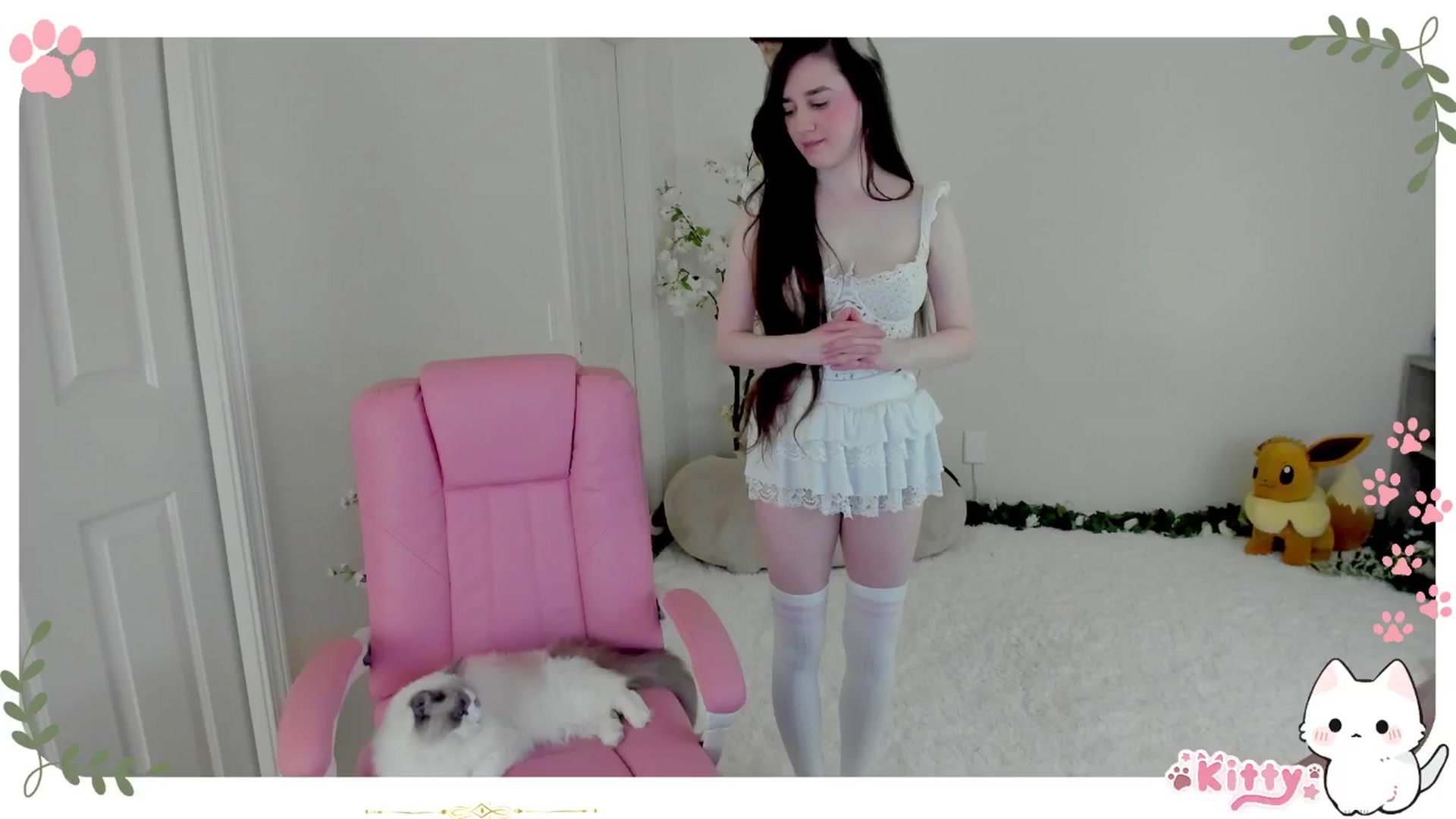Gallery image thumbnail from Kitty's myfreecams stream on, 04/06/2025, 05:35 image 7 of 20
