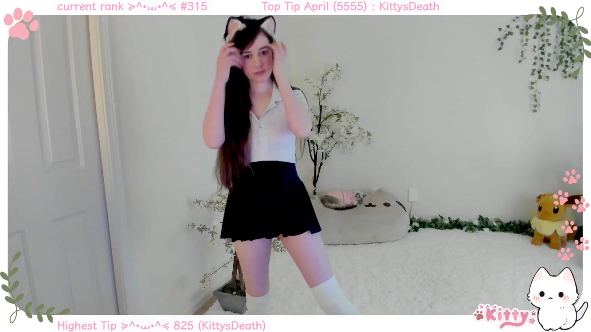 Gallery image thumbnail from Kitty's myfreecams stream on, 04/22/2025, 06:01 image 6 of 20