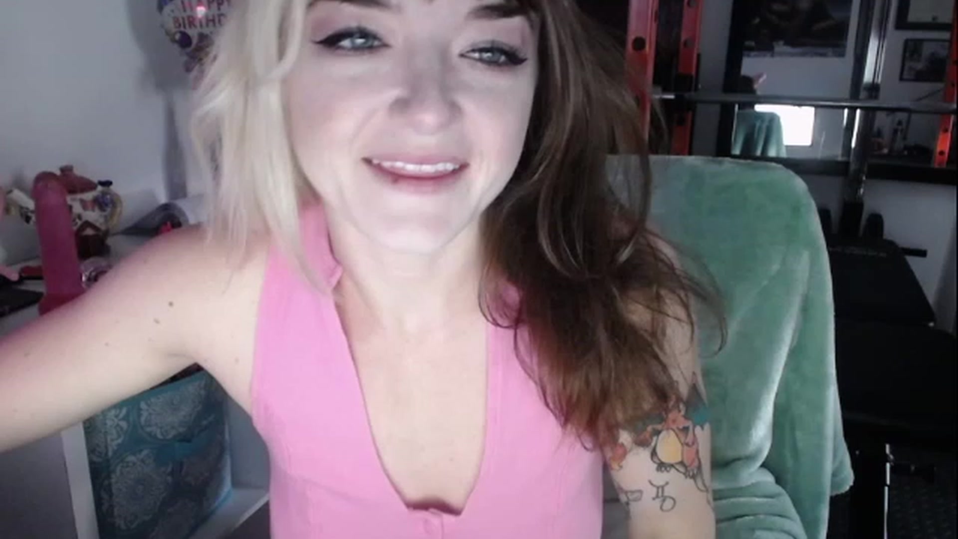 Gallery image thumbnail from KittyBangs666's myfreecams stream on, 11/29/2022, 13:41 image 1 of 20