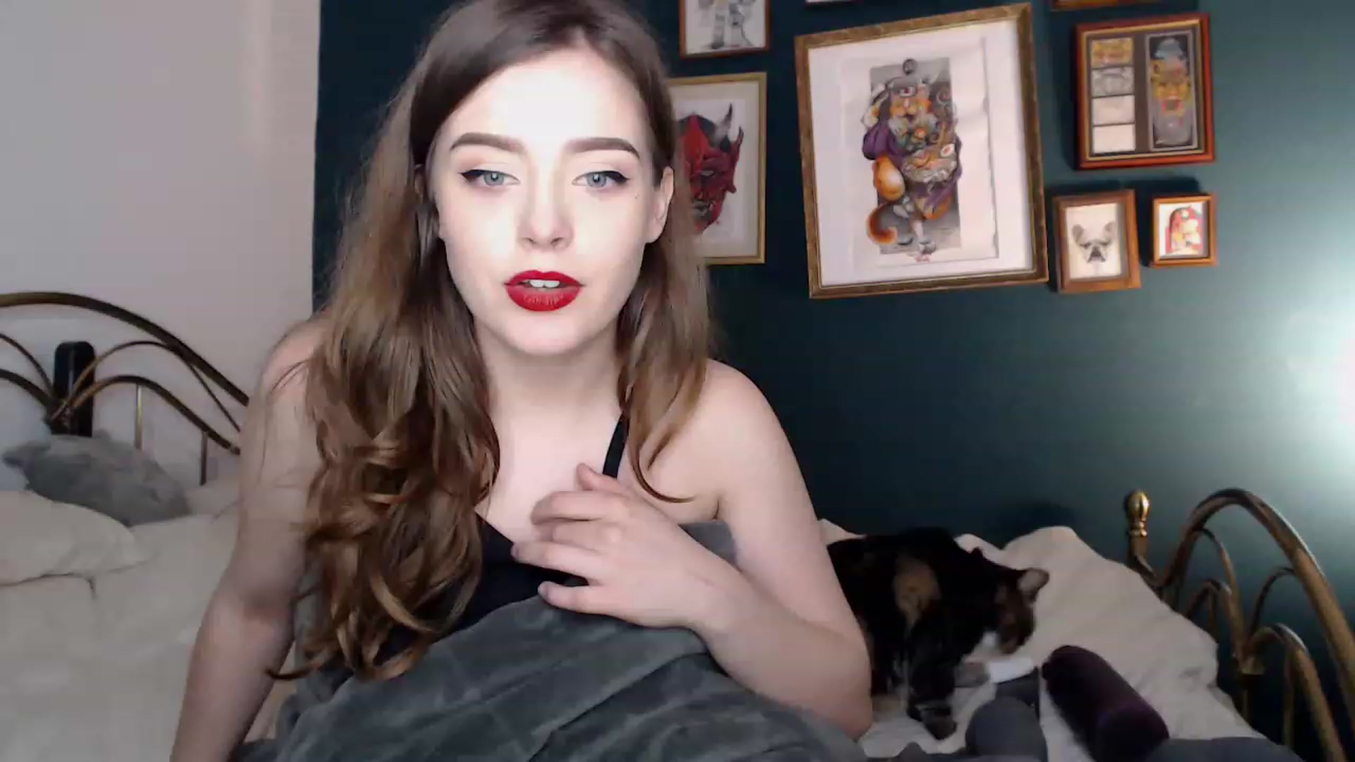 Gallery image thumbnail from KittyCash3w's myfreecams stream on, 11/15/2022, 19:11 image 16 of 20