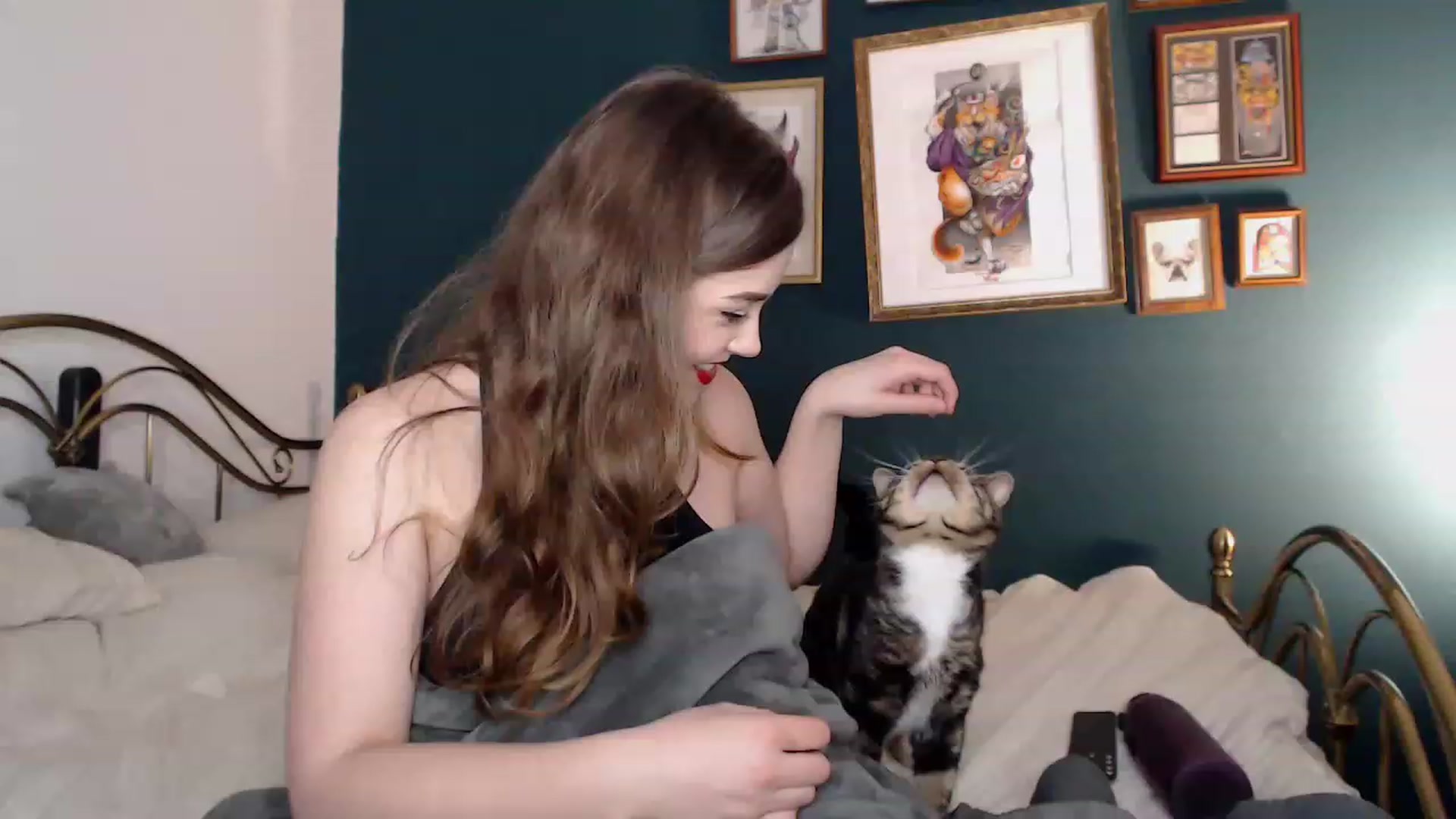 Gallery image thumbnail from KittyCash3w's myfreecams stream on, 11/15/2022, 19:11 image 18 of 20