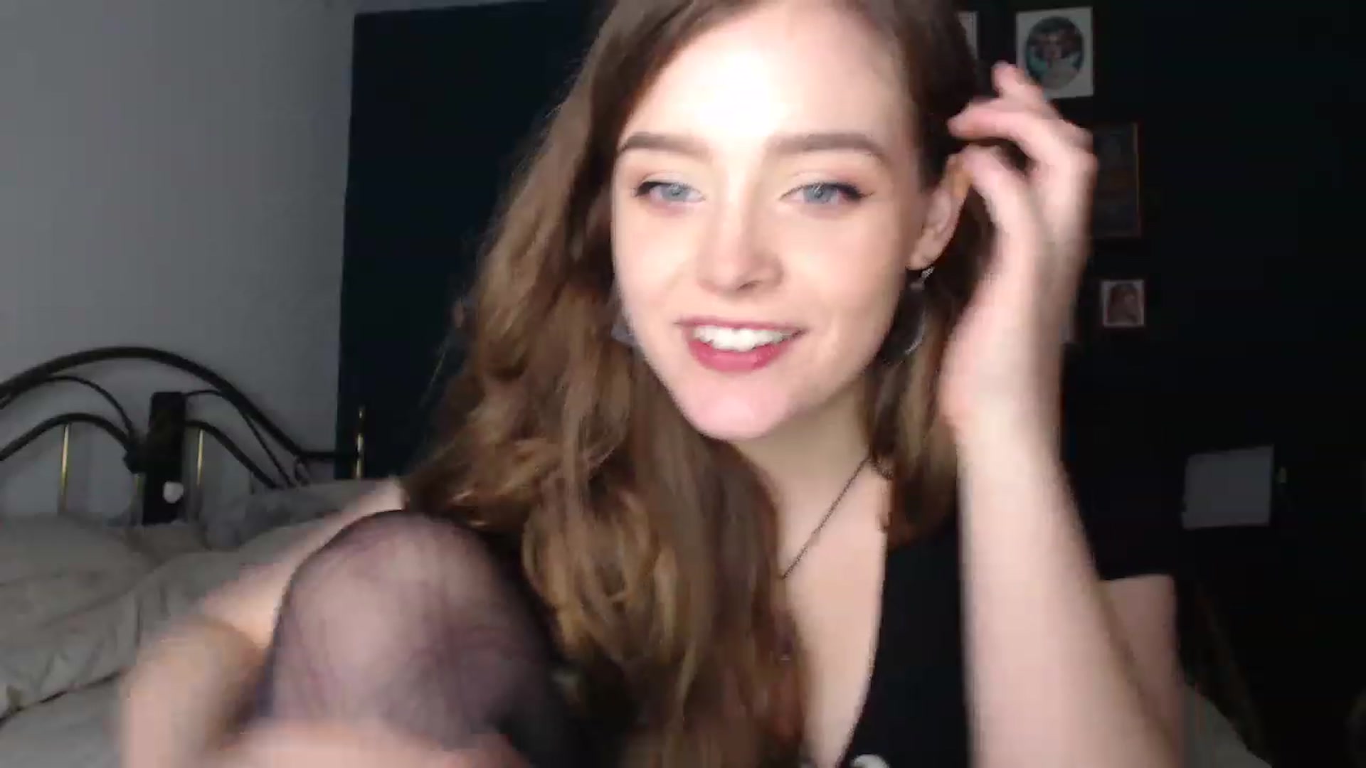 Gallery image thumbnail from KittyCash3w's myfreecams stream on, 11/18/2022, 21:16 image 16 of 20