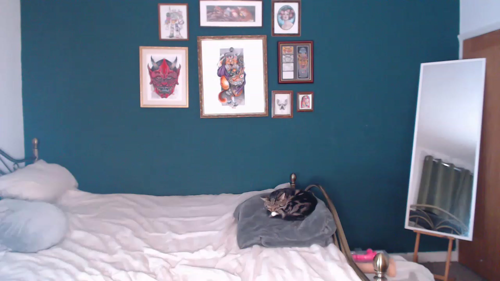 Gallery image thumbnail from KittyCash3w's myfreecams stream on, 12/01/2022, 17:46 image 10 of 20