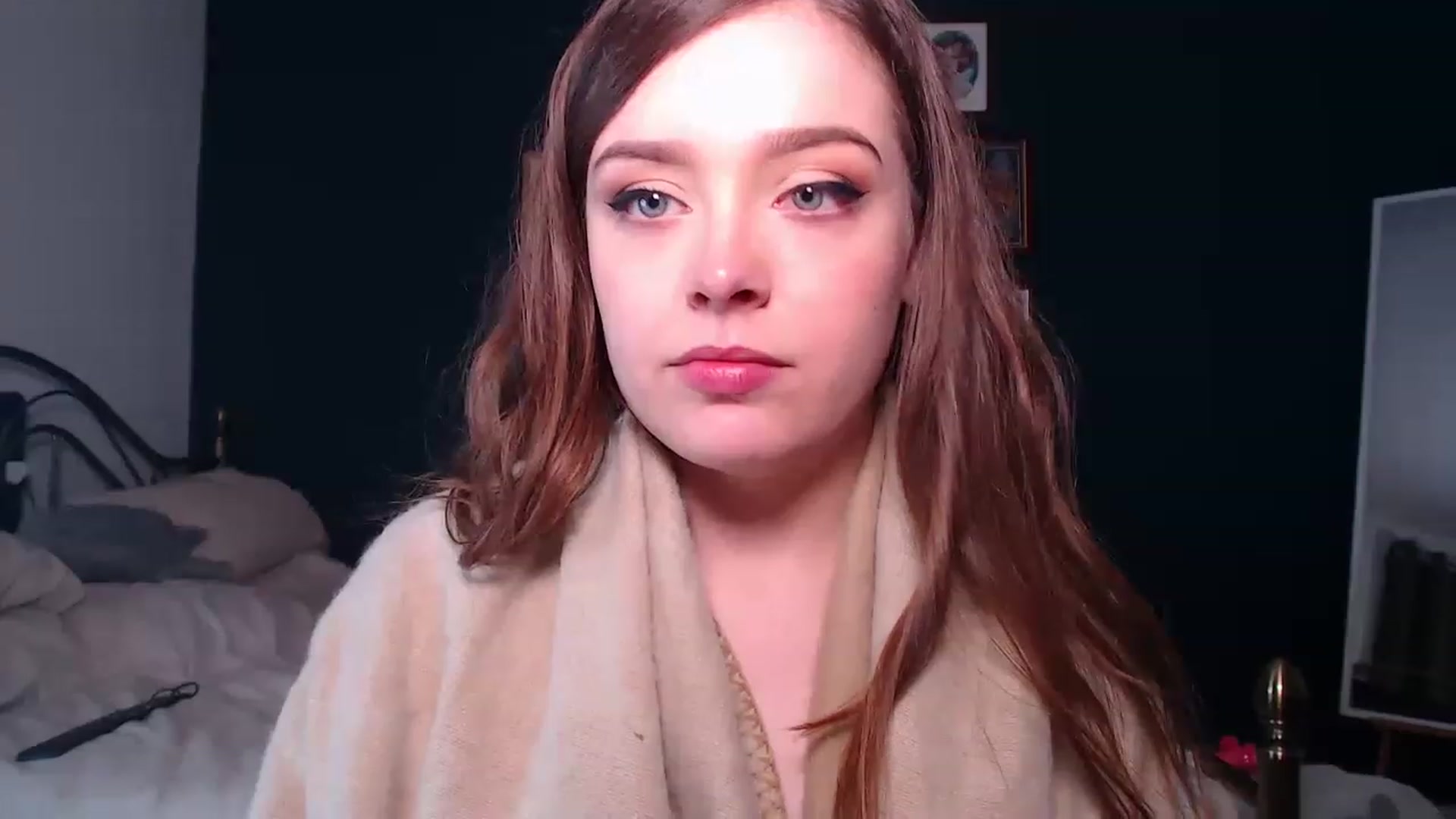Gallery image thumbnail from KittyCash3w's myfreecams stream on, 12/01/2022, 18:14 image 13 of 20