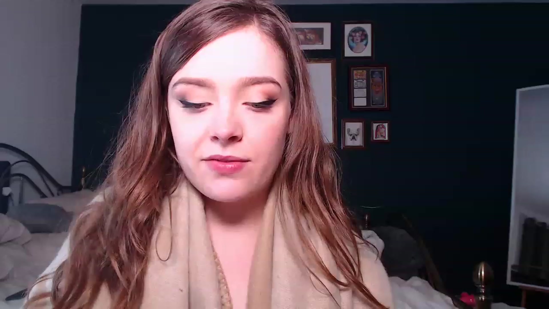 Gallery image thumbnail from KittyCash3w's myfreecams stream on, 12/01/2022, 18:14 image 12 of 20