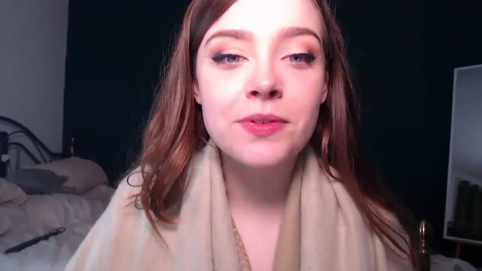 Gallery image thumbnail from KittyCash3w's myfreecams stream on, 12/01/2022, 18:14 image 14 of 20