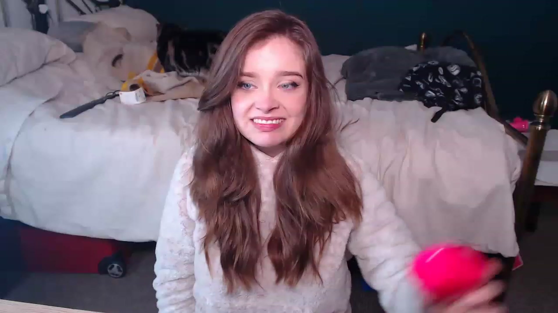 Gallery image thumbnail from KittyCash3w's myfreecams stream on, 12/01/2022, 18:14 image 20 of 20