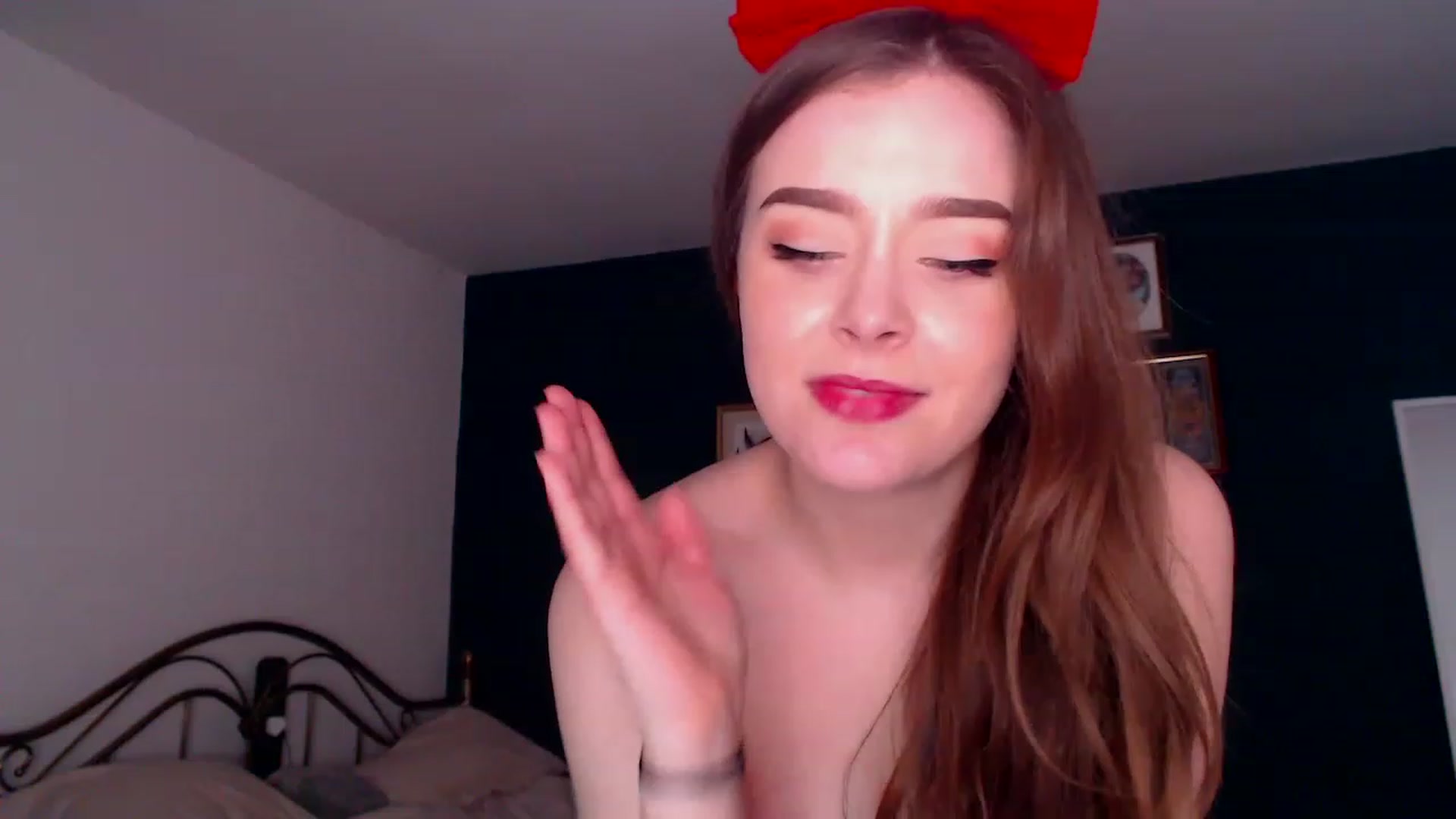 Gallery image thumbnail from KittyCash3w's myfreecams stream on, 12/03/2022, 17:18 image 8 of 20