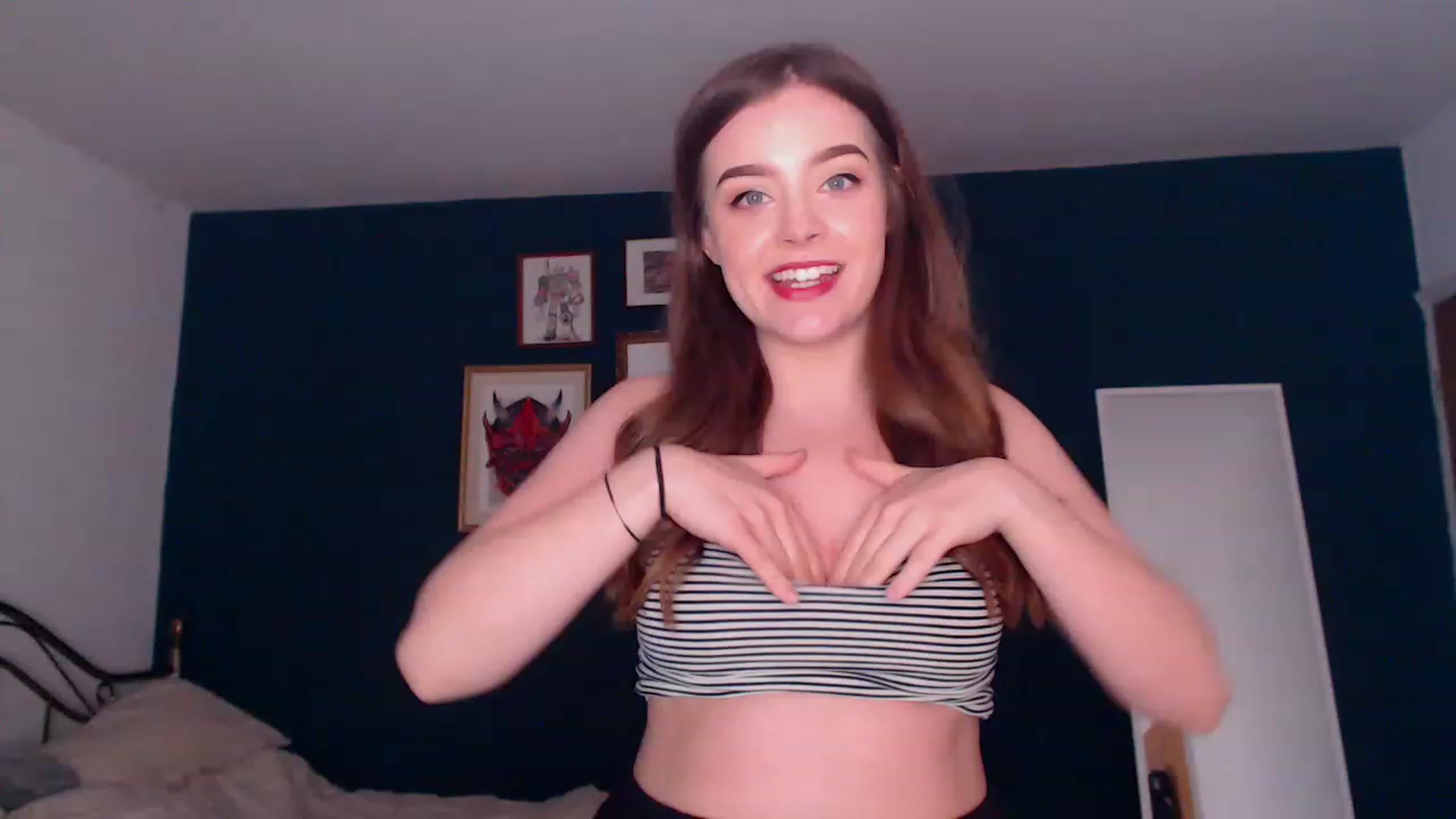 Gallery image thumbnail from KittyCash3w's myfreecams stream on, 12/03/2022, 17:18 image 4 of 20