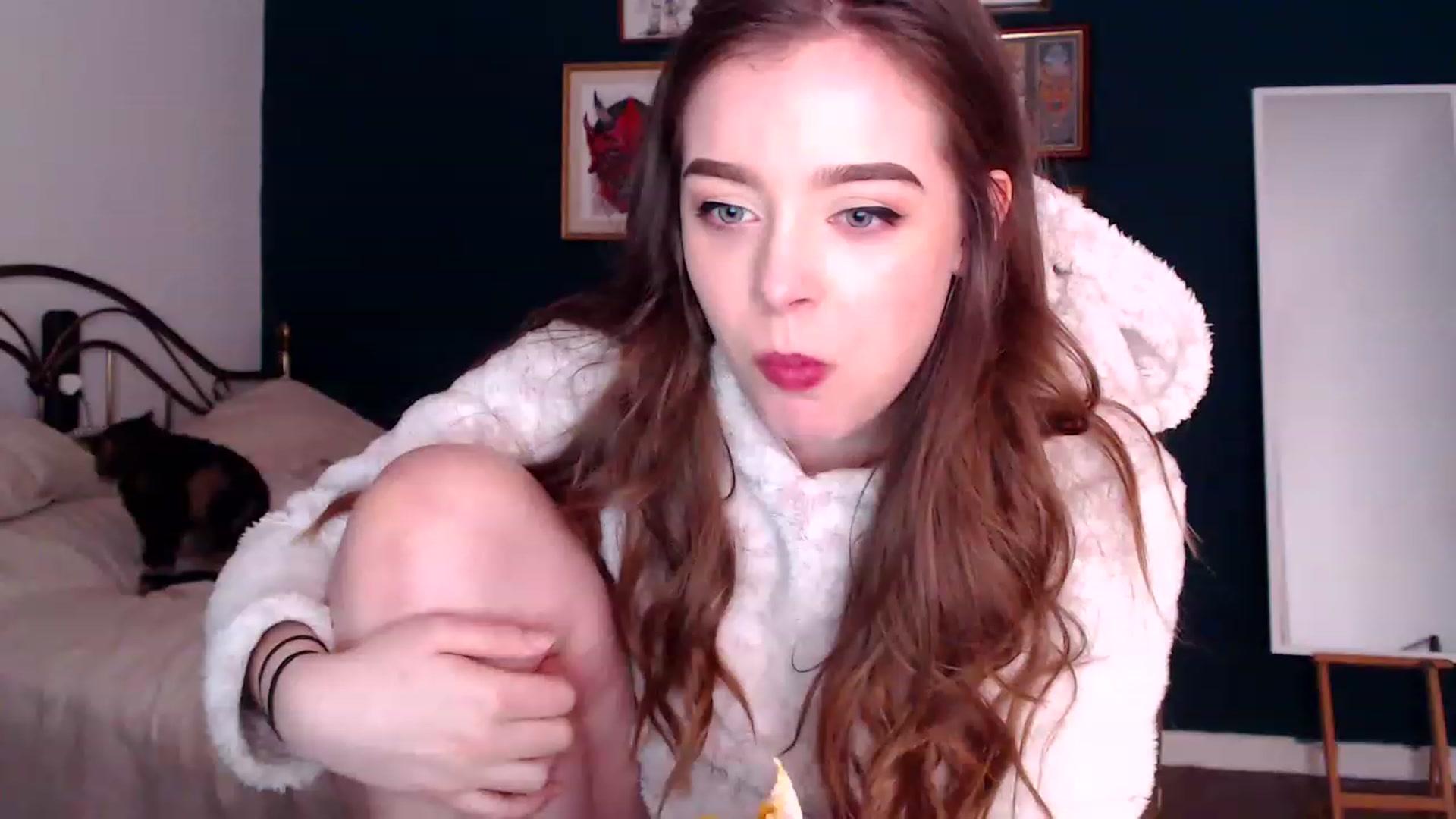 Gallery image thumbnail from KittyCash3w's myfreecams stream on, 12/03/2022, 17:18 image 18 of 20
