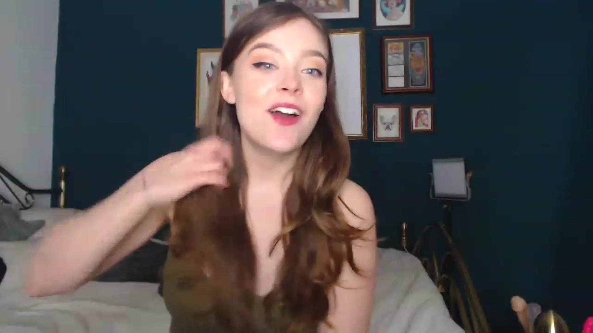 Gallery image thumbnail from KittyCash3w's myfreecams stream on, 12/08/2022, 21:13 image 4 of 20