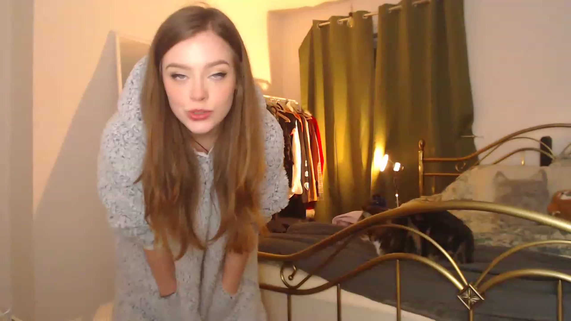Gallery image thumbnail from KittyCash3w's myfreecams stream on, 12/22/2022, 20:12 image 16 of 20
