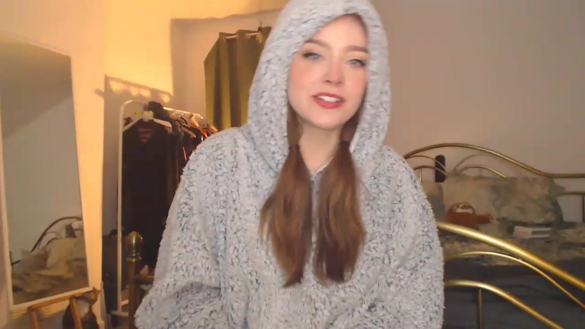 Gallery image thumbnail from KittyCash3w's myfreecams stream on, 12/22/2022, 20:12 image 6 of 20