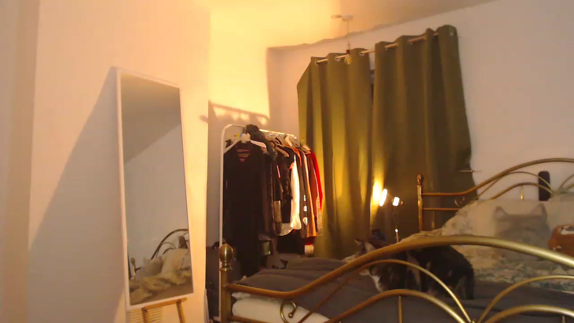 Gallery image thumbnail from KittyCash3w's myfreecams stream on, 12/22/2022, 20:12 image 14 of 20