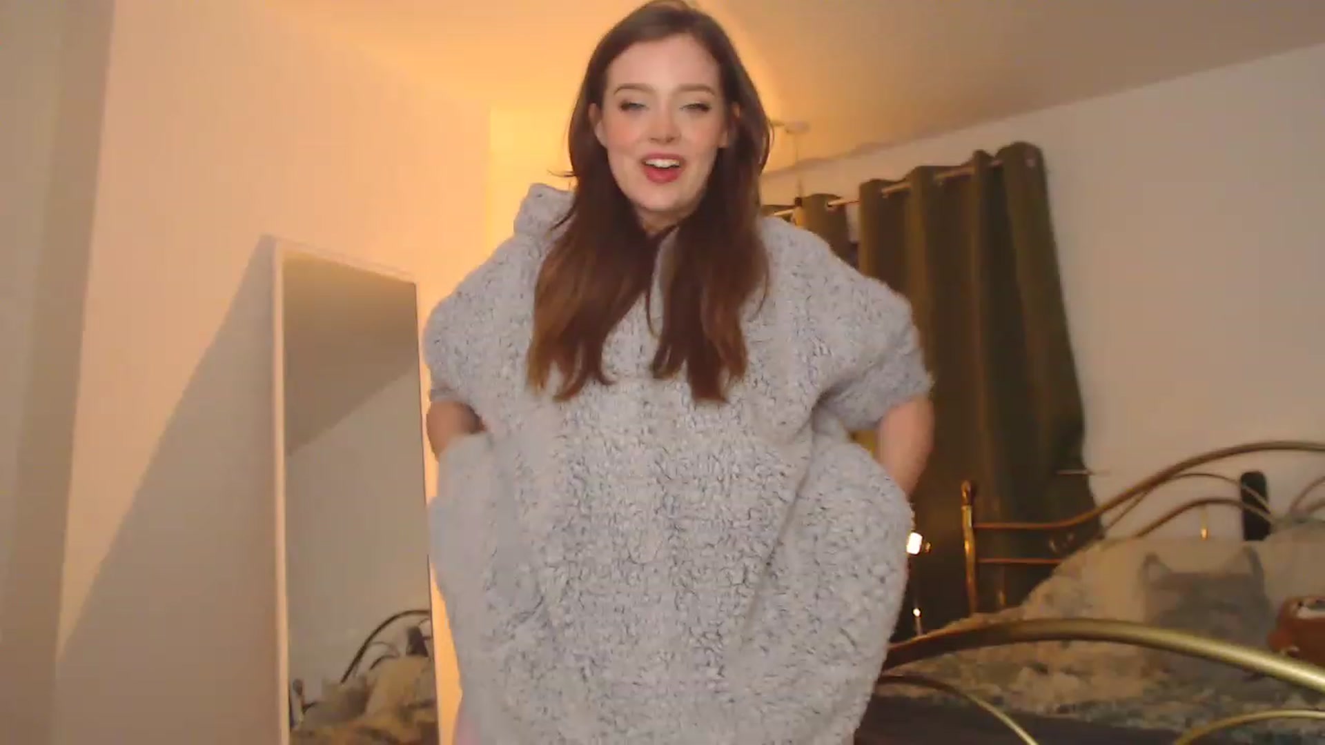Gallery image thumbnail from KittyCash3w's myfreecams stream on, 12/22/2022, 20:12 image 12 of 20