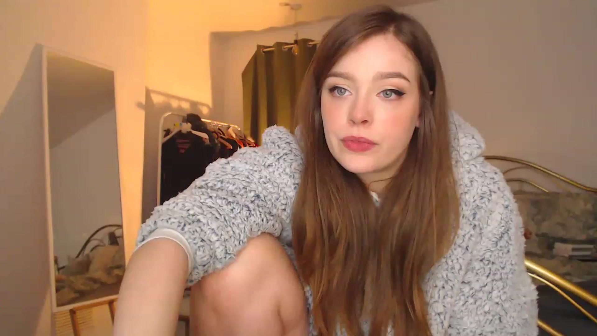 Gallery image thumbnail from KittyCash3w's myfreecams stream on, 12/22/2022, 20:33 image 10 of 20