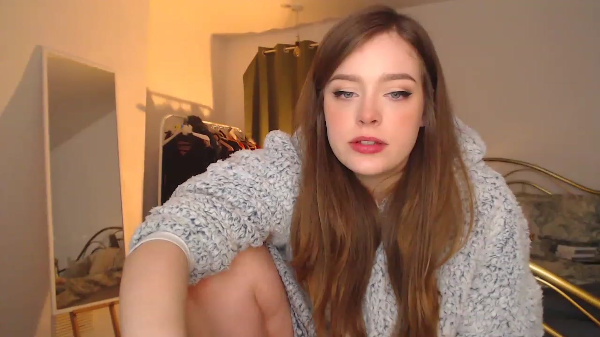 Gallery image thumbnail from KittyCash3w's myfreecams stream on, 12/22/2022, 20:33 image 9 of 20