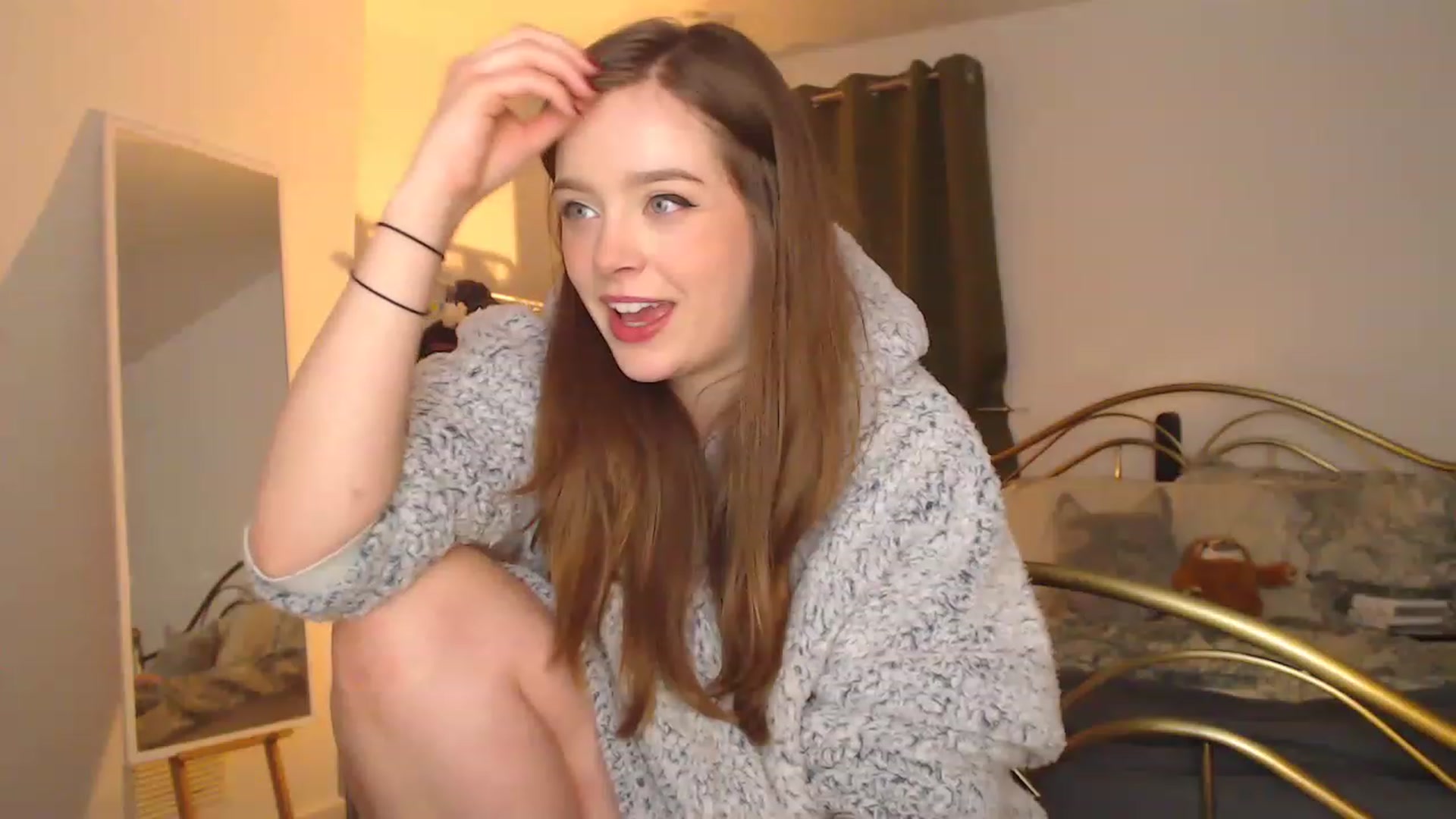 Gallery image thumbnail from KittyCash3w's myfreecams stream on, 12/22/2022, 20:33 image 8 of 20