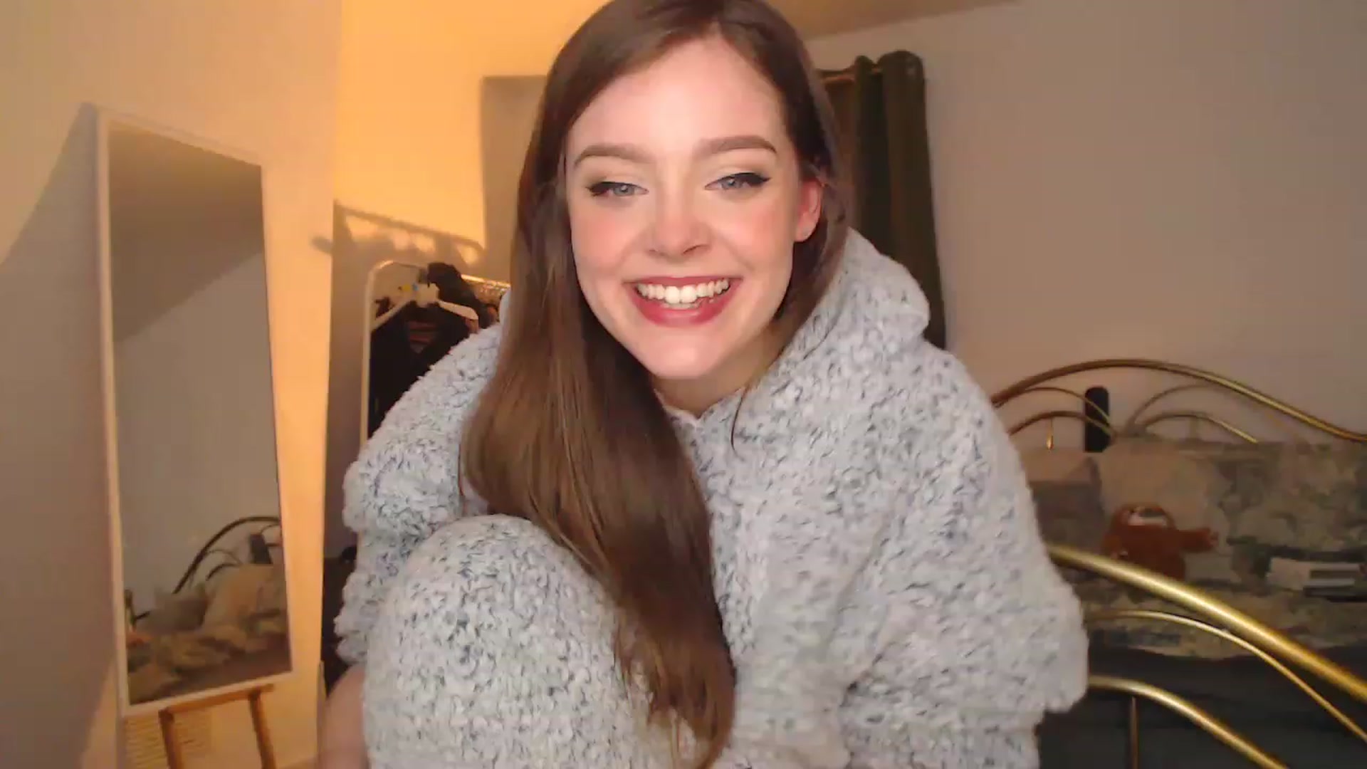 Gallery image thumbnail from KittyCash3w's myfreecams stream on, 12/22/2022, 20:33 image 16 of 20