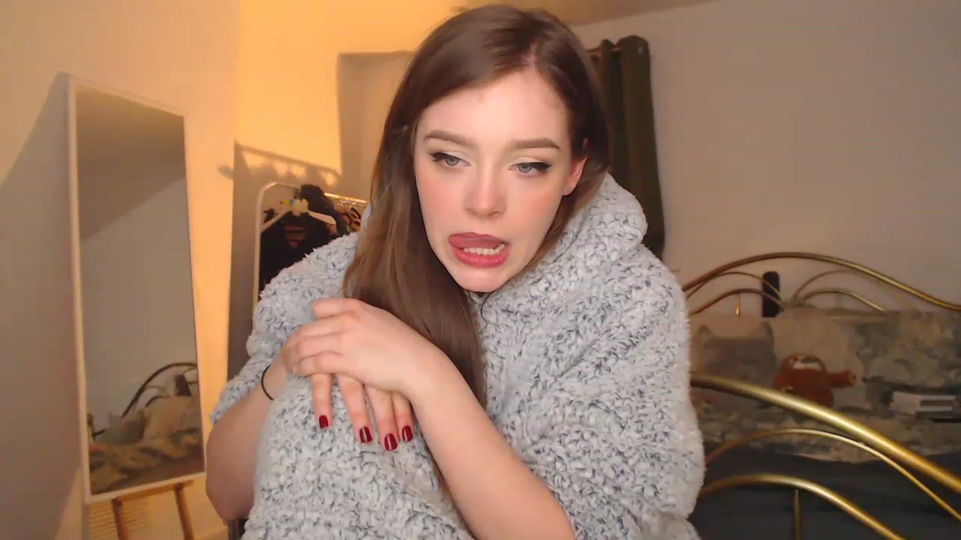 Gallery image thumbnail from KittyCash3w's myfreecams stream on, 12/22/2022, 20:33 image 14 of 20