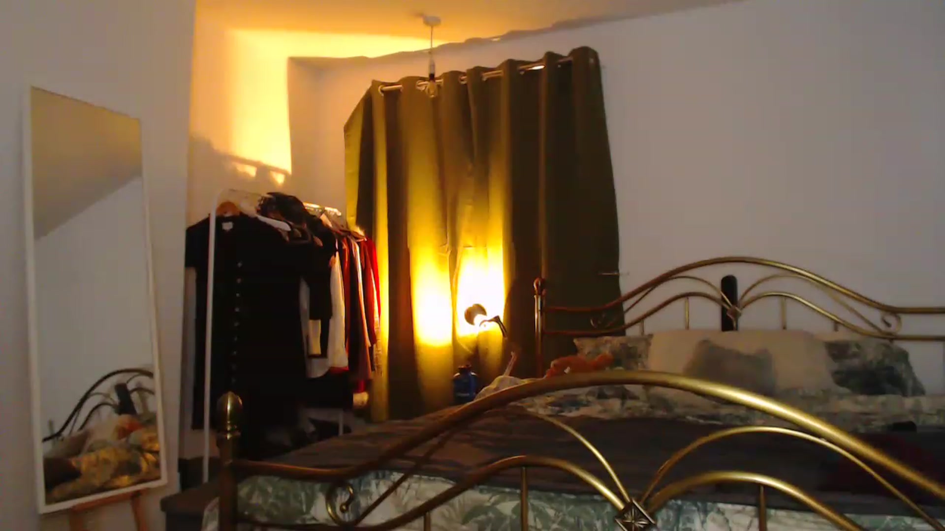 Gallery image thumbnail from KittyCash3w's myfreecams stream on, 12/26/2022, 21:11 image 14 of 20