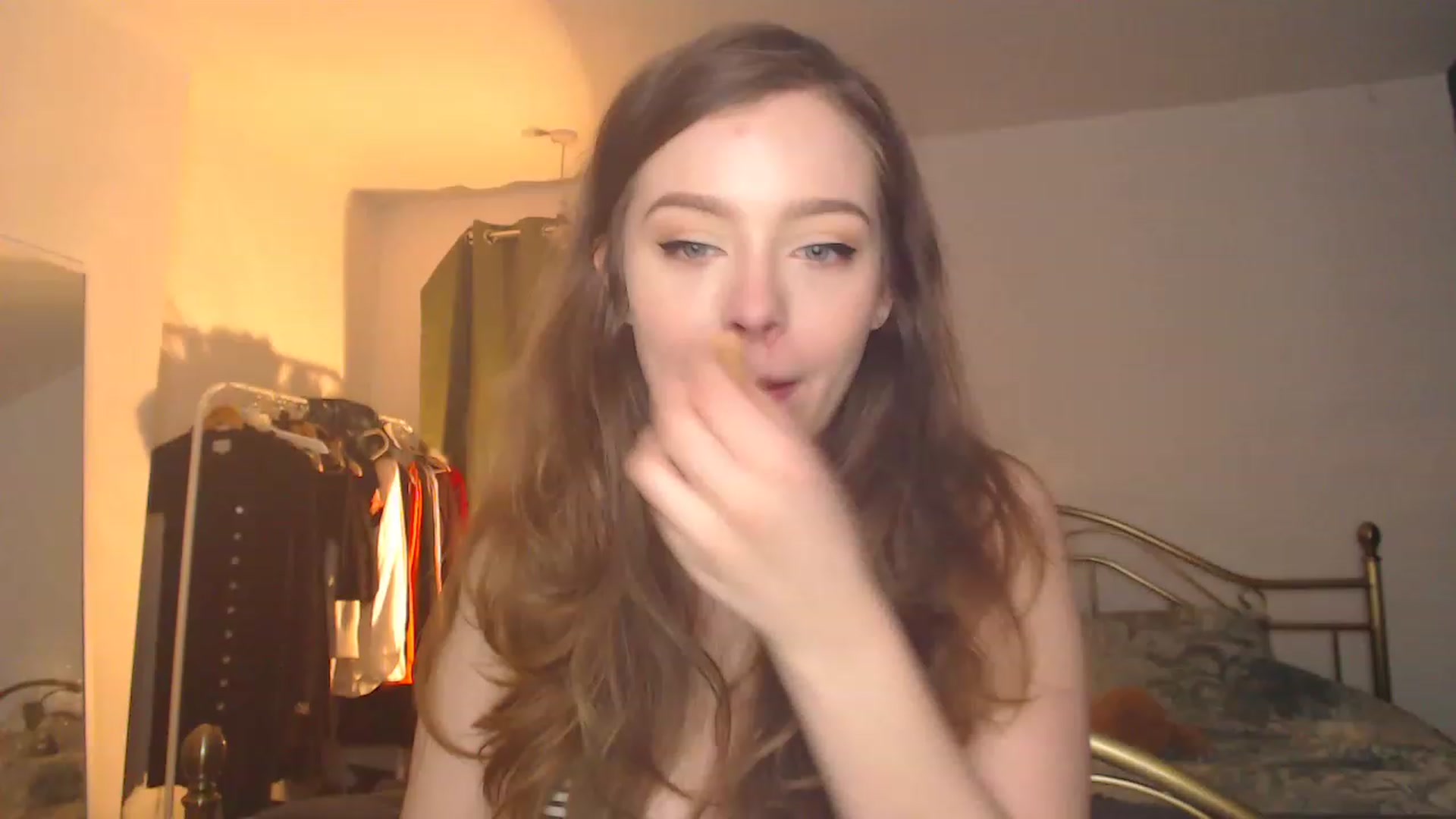 Gallery image thumbnail from KittyCash3w's myfreecams stream on, 12/27/2022, 19:12 image 5 of 20