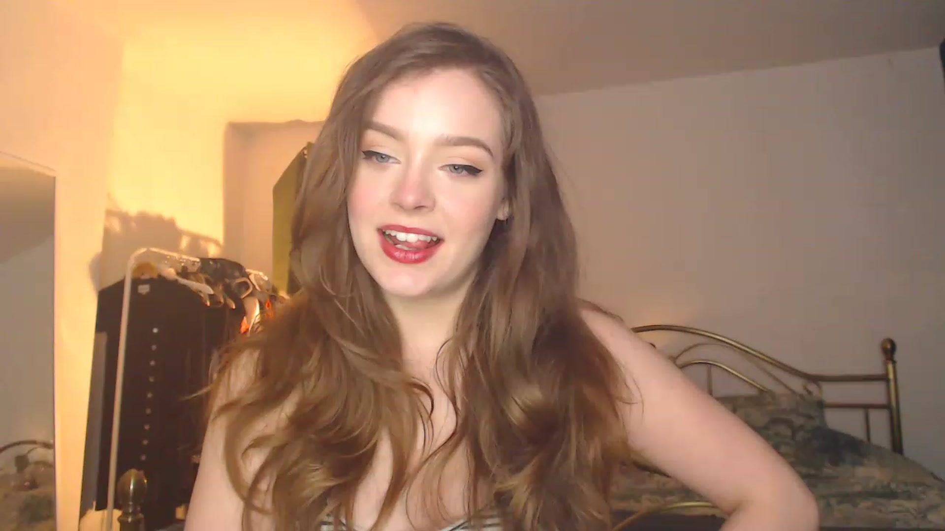 Gallery image thumbnail from KittyCash3w's myfreecams stream on, 12/27/2022, 19:12 image 7 of 20