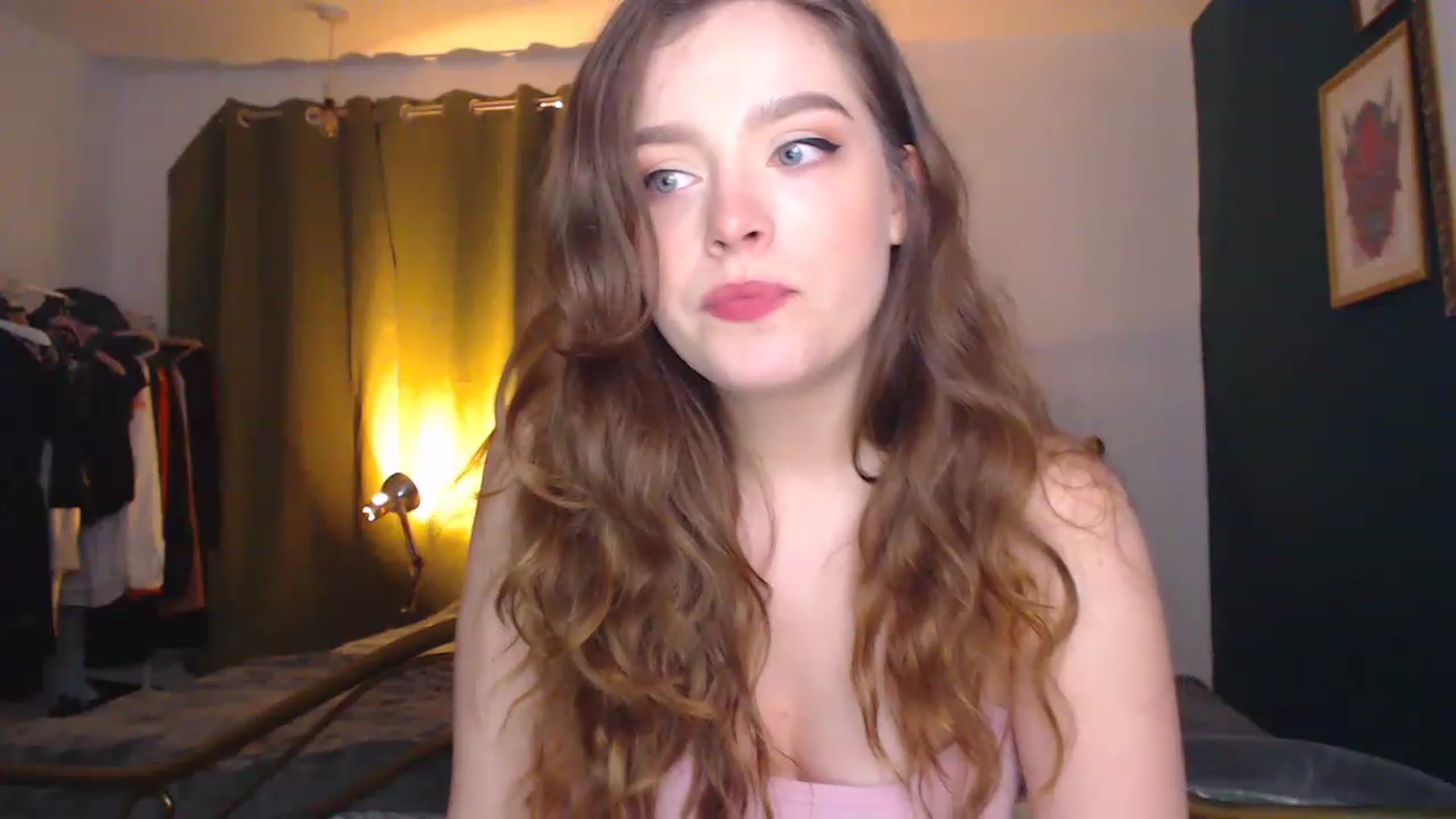 Gallery image thumbnail from KittyCash3w's myfreecams stream on, 12/28/2022, 20:48 image 15 of 20
