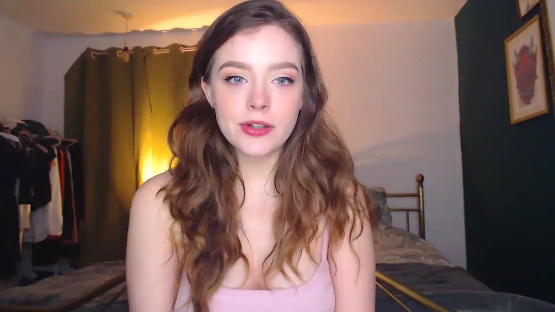 Gallery image thumbnail from KittyCash3w's myfreecams stream on, 12/28/2022, 20:48 image 7 of 20