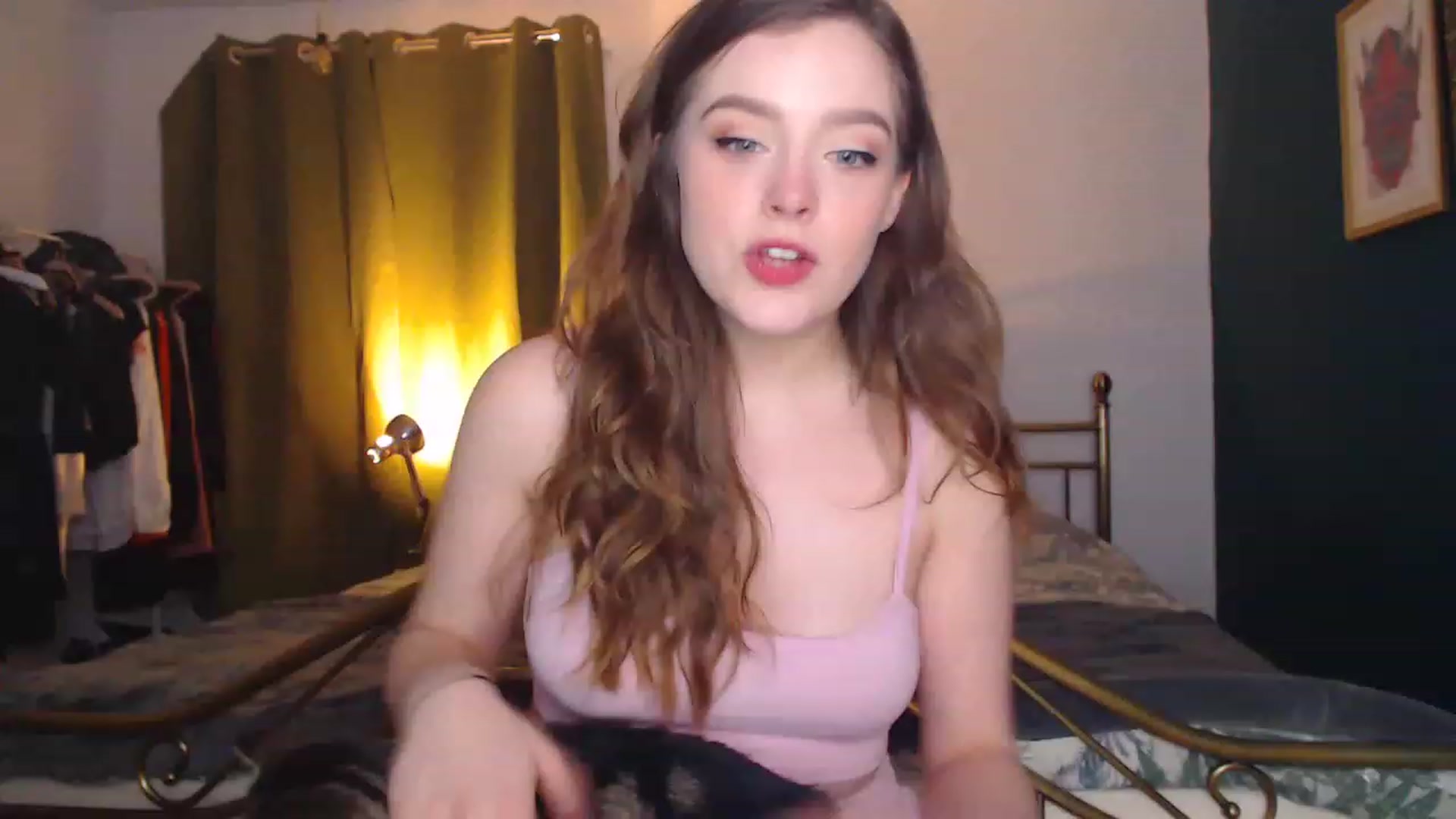 Gallery image thumbnail from KittyCash3w's myfreecams stream on, 12/28/2022, 20:48 image 1 of 20