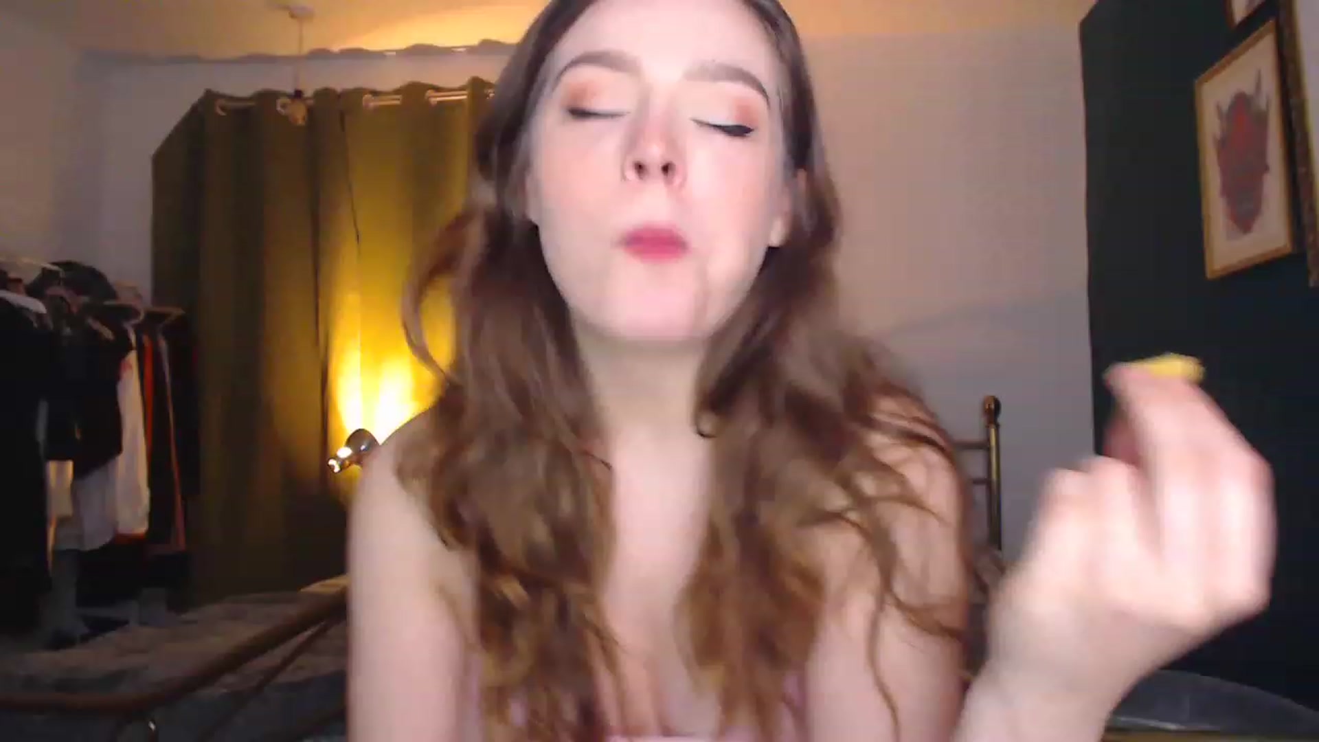Gallery image thumbnail from KittyCash3w's myfreecams stream on, 12/28/2022, 20:48 image 14 of 20
