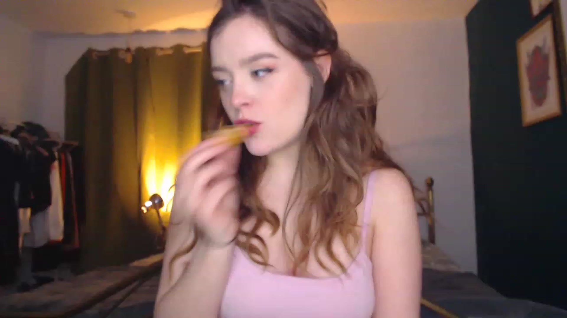 Gallery image thumbnail from KittyCash3w's myfreecams stream on, 12/28/2022, 20:48 image 4 of 20