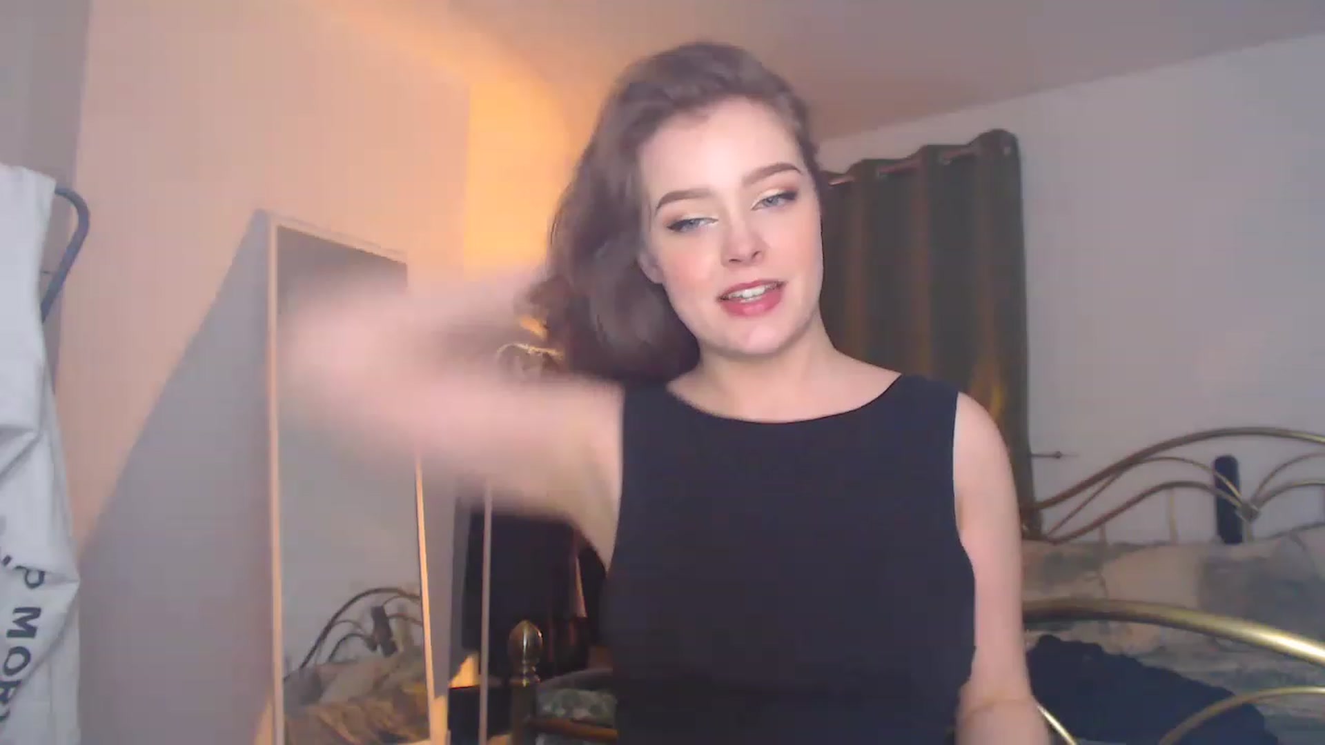 Gallery image thumbnail from KittyCash3w's myfreecams stream on, 12/31/2022, 19:26 image 3 of 20