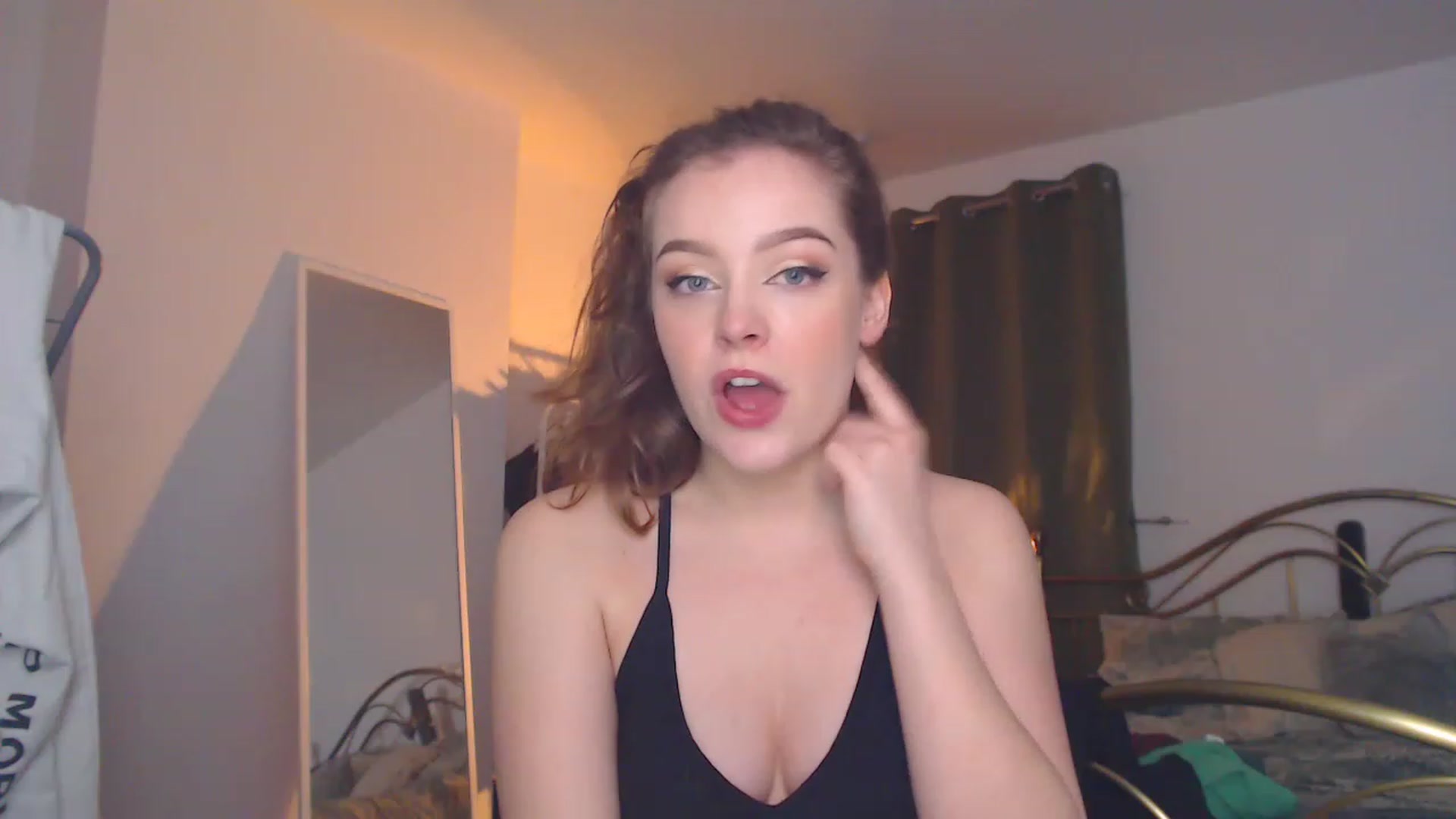 Gallery image thumbnail from KittyCash3w's myfreecams stream on, 12/31/2022, 19:26 image 2 of 20