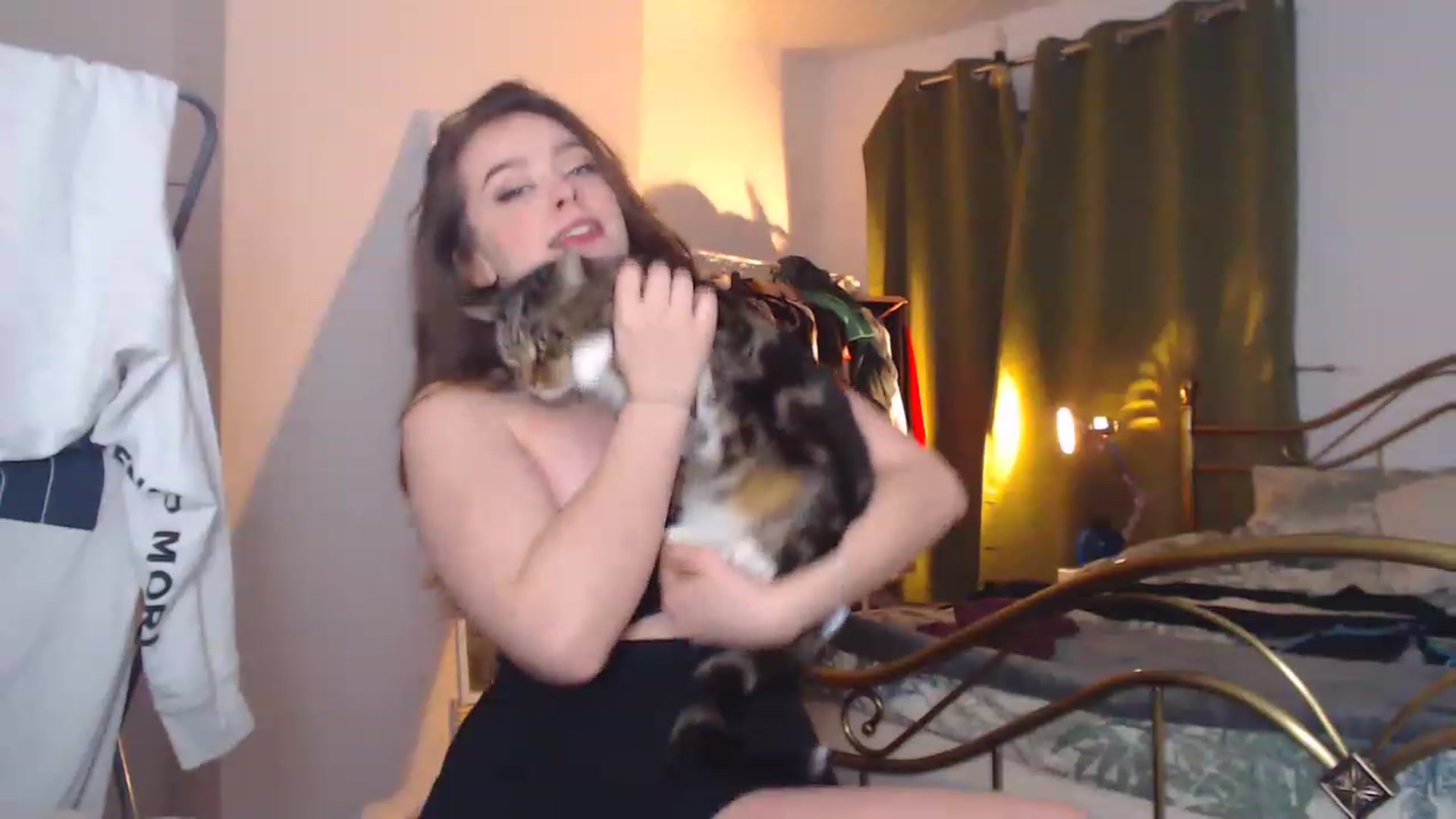Gallery image thumbnail from KittyCash3w's myfreecams stream on, 12/31/2022, 19:26 image 19 of 20