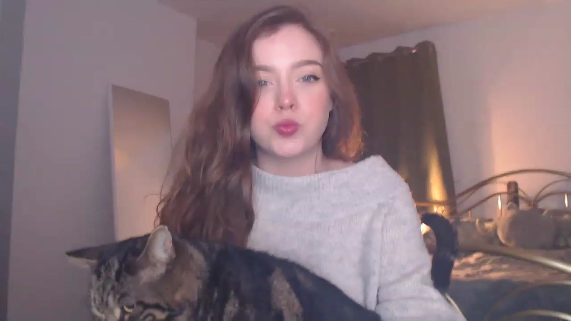 Gallery image thumbnail from KittyCash3w's myfreecams stream on, 01/17/2023, 18:52 image 10 of 20