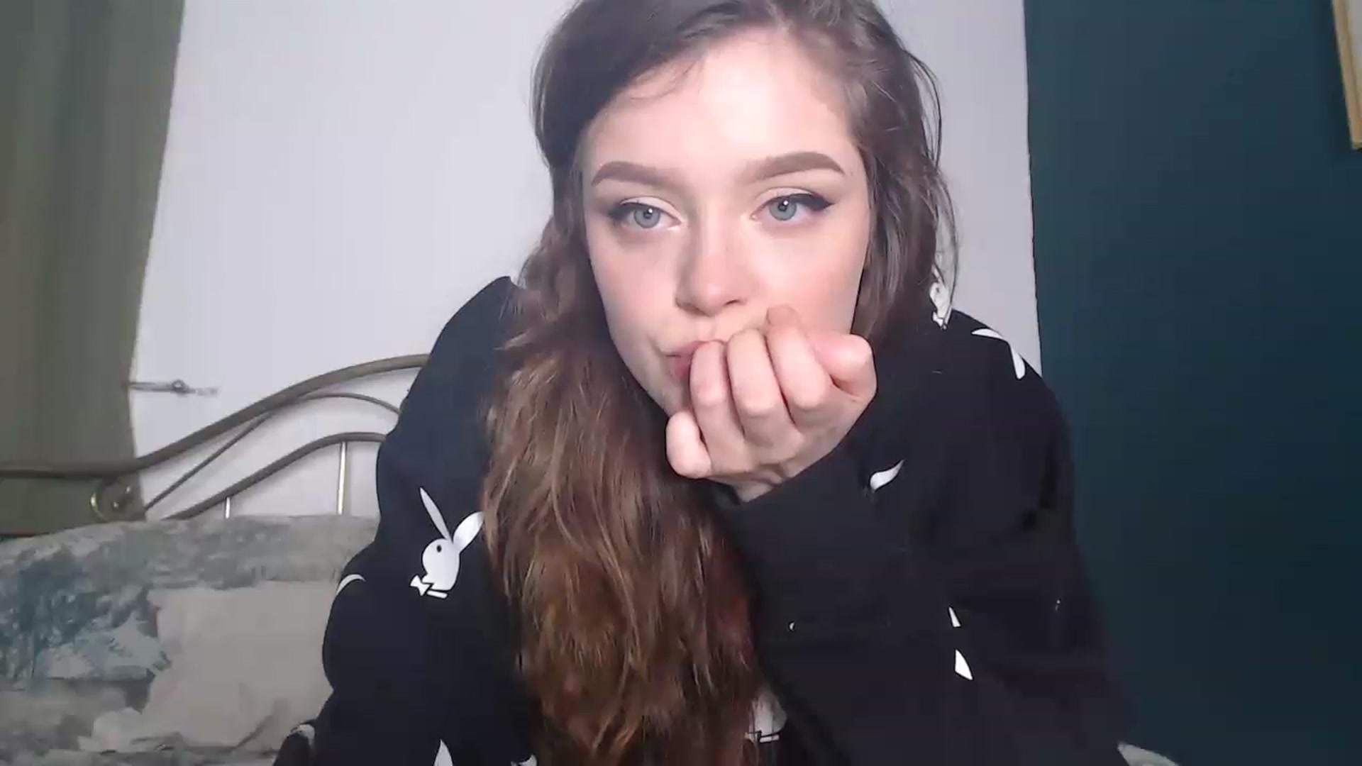 Gallery image thumbnail from KittyCash3w's myfreecams stream on, 01/29/2023, 16:44 image 6 of 20