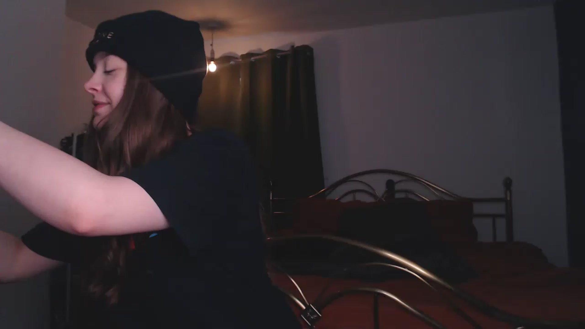 Gallery image thumbnail from KittyCash3w's myfreecams stream on, 04/07/2023, 16:37 image 13 of 20