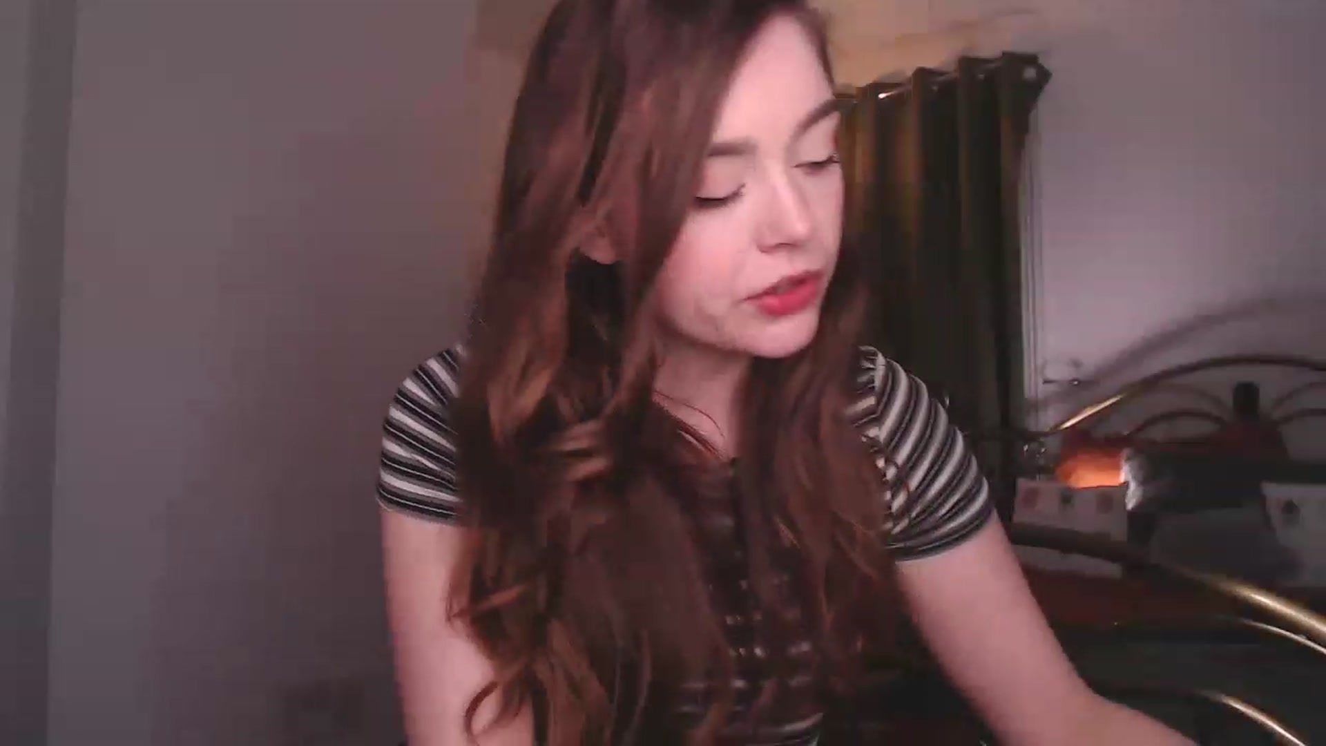 Gallery image thumbnail from KittyCash3w's myfreecams stream on, 04/12/2023, 19:32 image 15 of 20