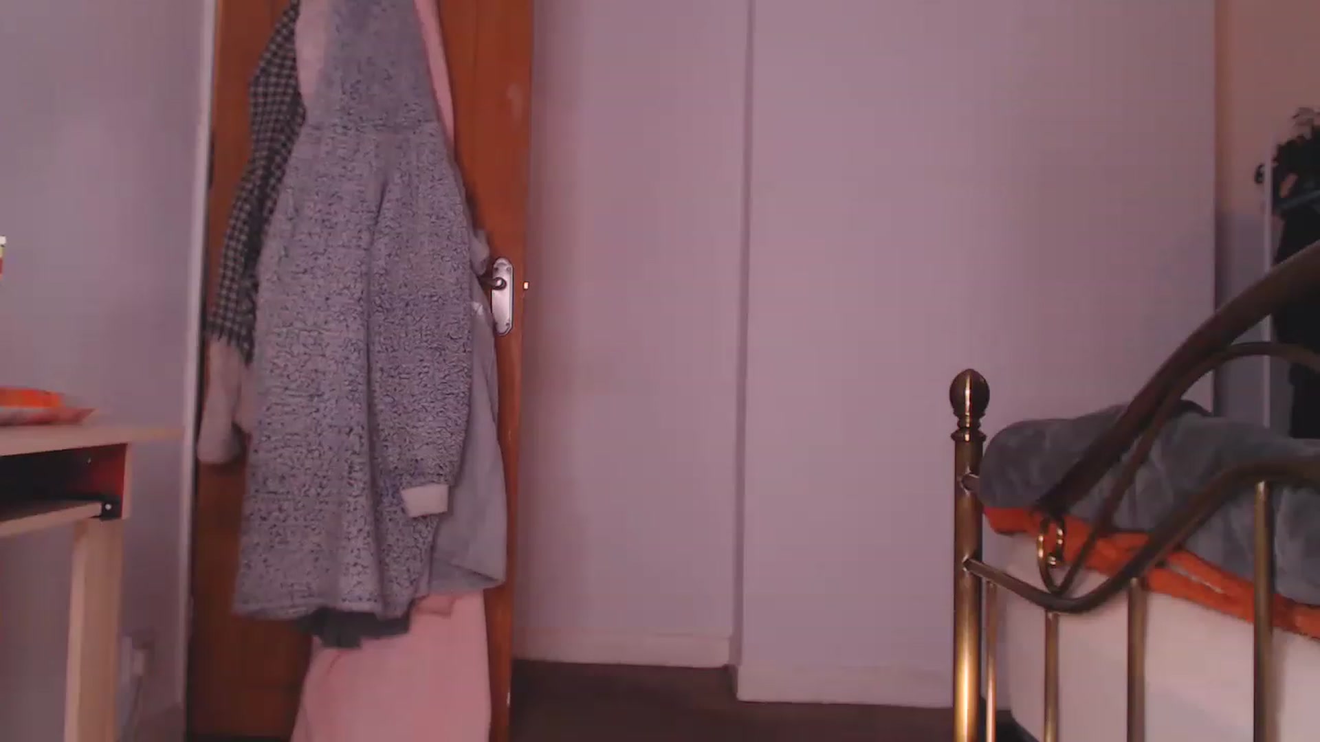 Gallery image thumbnail from KittyCash3w's myfreecams stream on, 04/14/2023, 19:39 image 7 of 20
