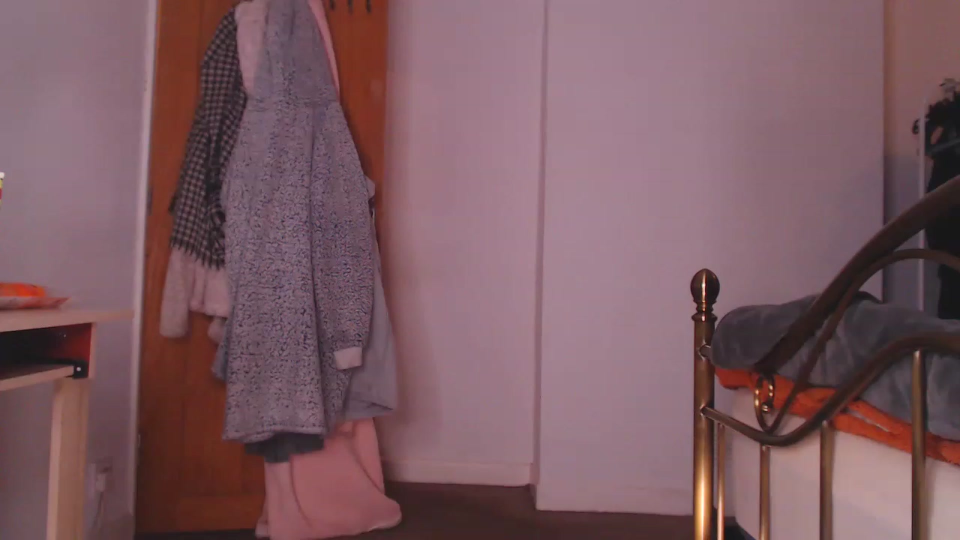 Gallery image thumbnail from KittyCash3w's myfreecams stream on, 04/14/2023, 19:39 image 9 of 20